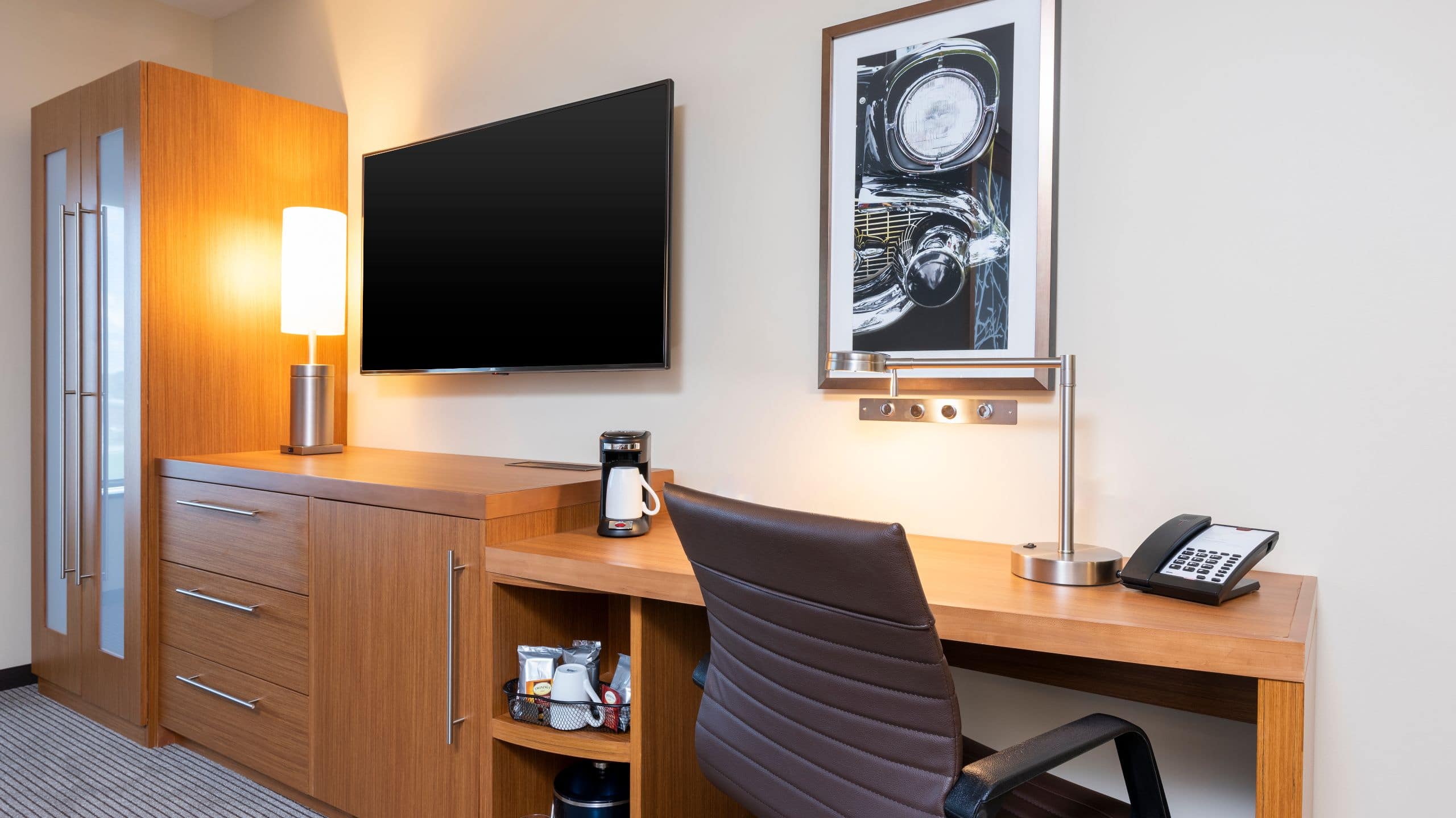 King Bed (plus sofa bed) - Image 4