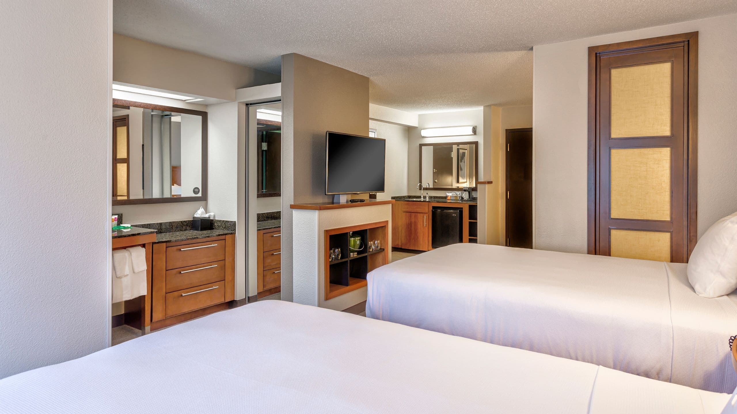 Two Double Beds (with sofa bed) - Image 1