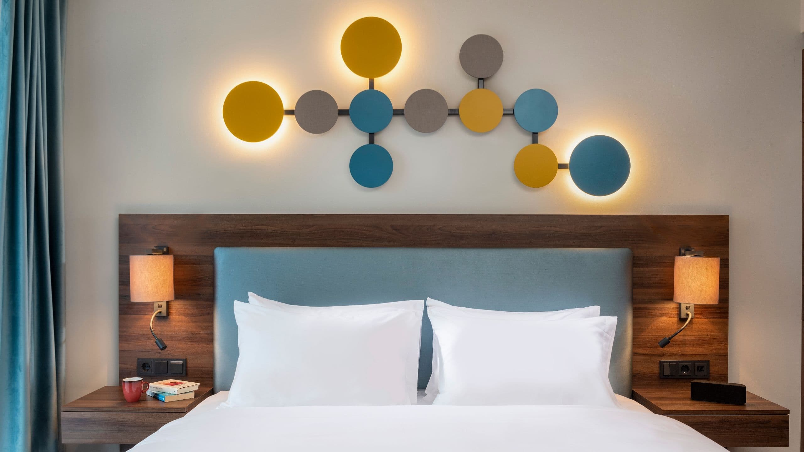 1 King Bed - Image 1