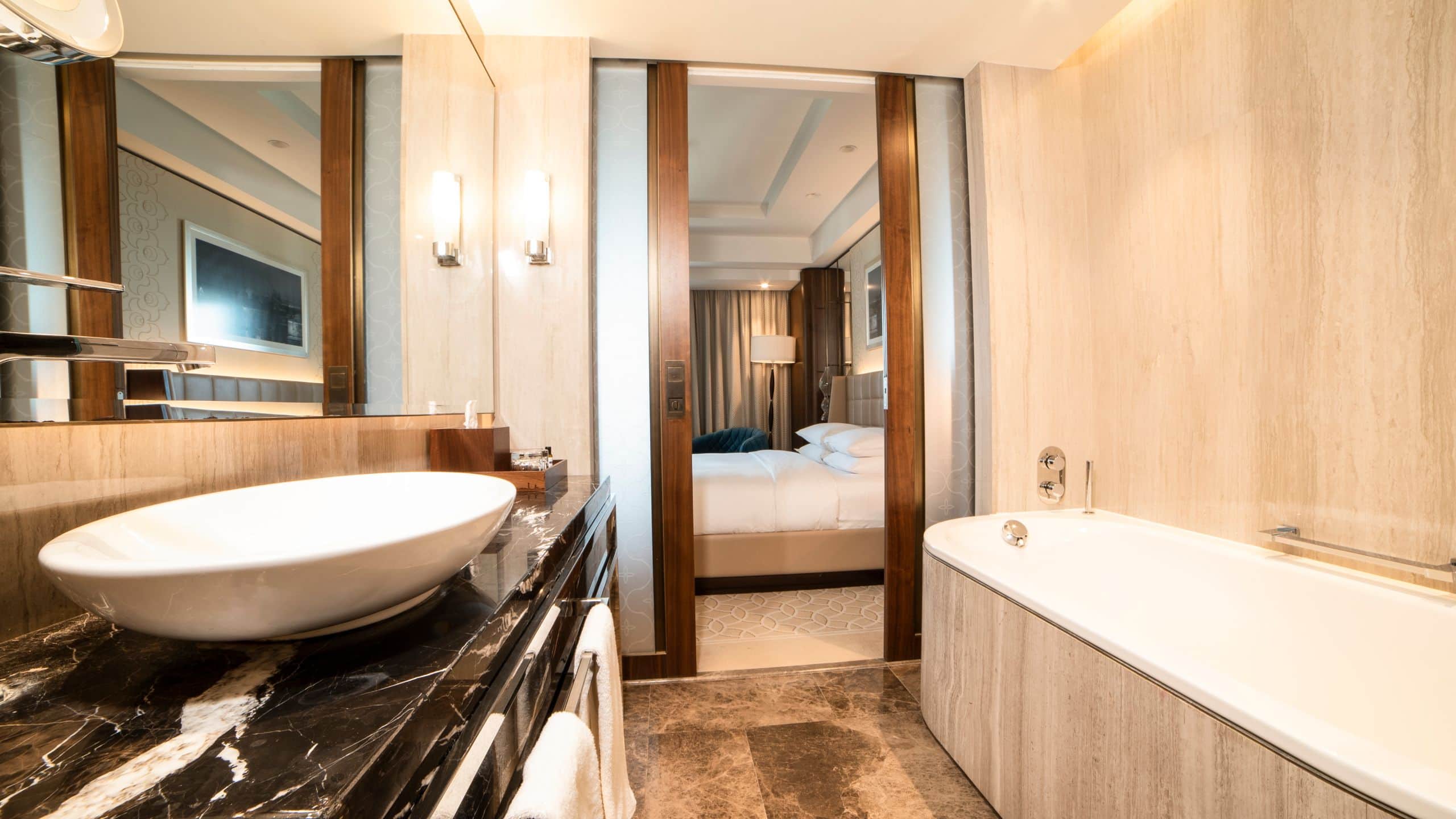 1 King Bed - Image 6