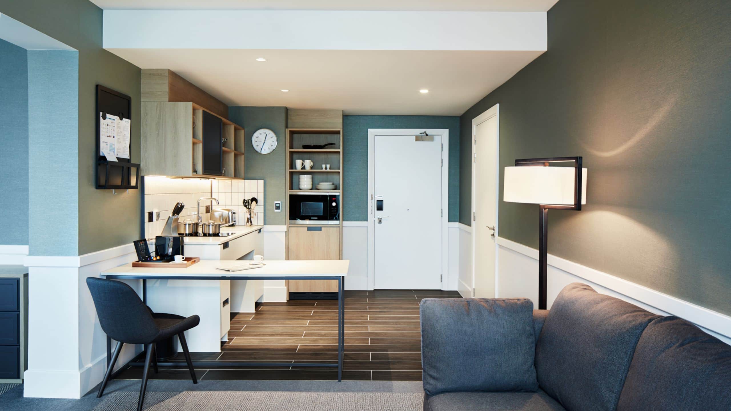 1 Bedroom Suite with Kitchenette - Image 6