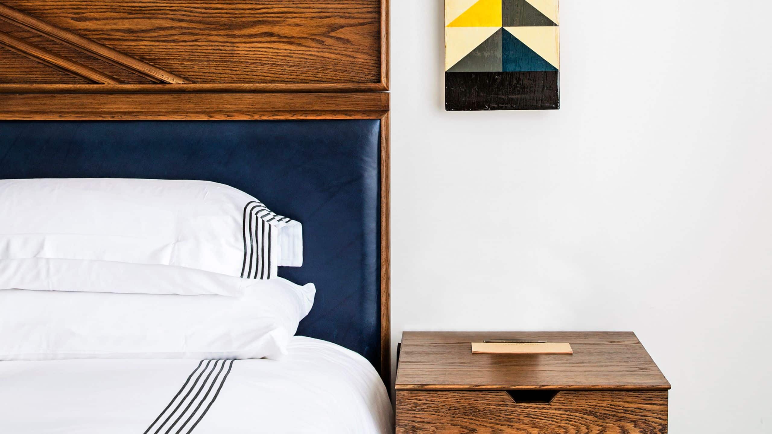 2 Queen Beds with Accessible Shower - Image 2