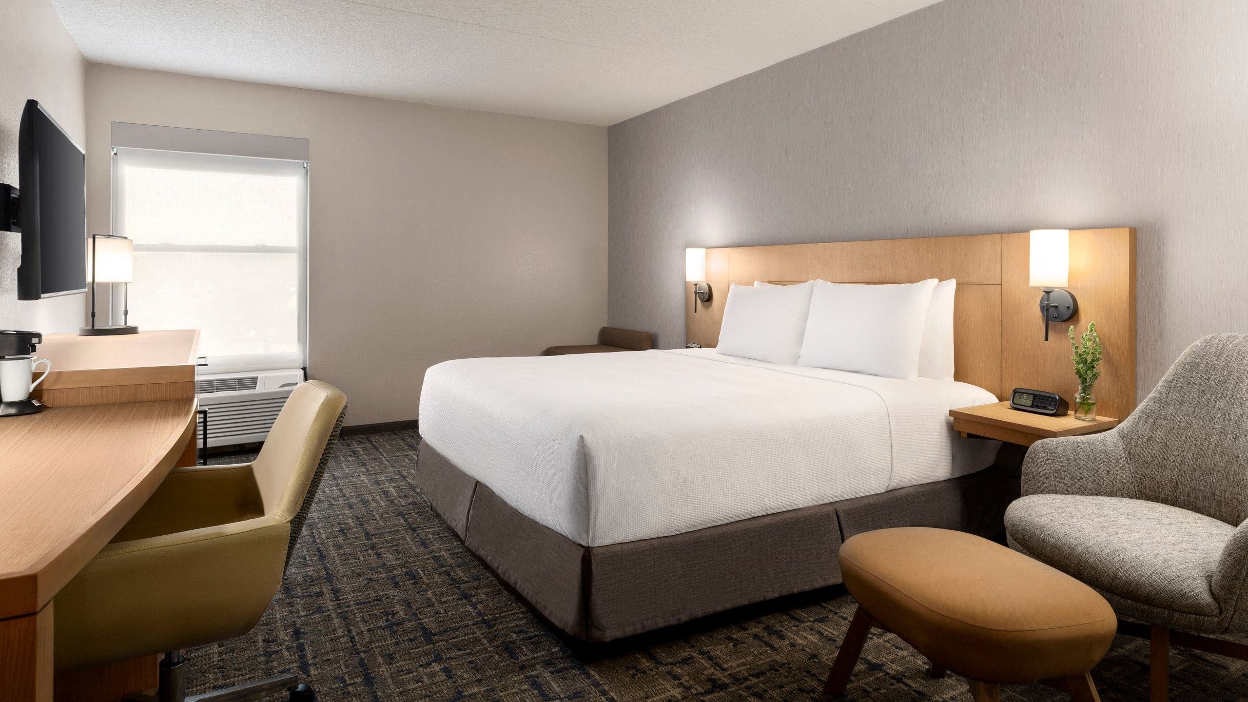 Accessible | King Bed/Tub - Image 1