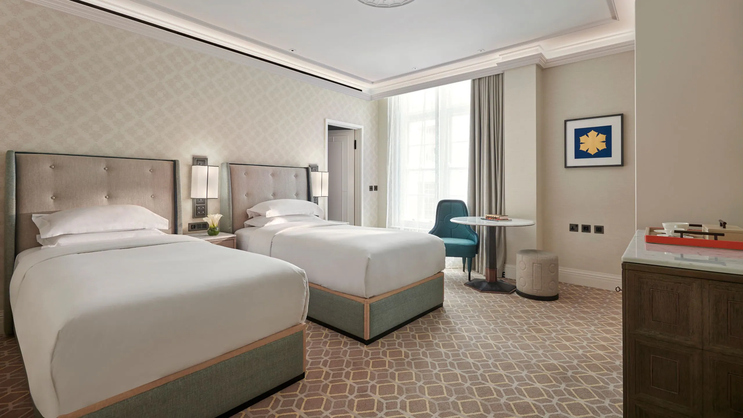 2 Twin Beds - Image 5
