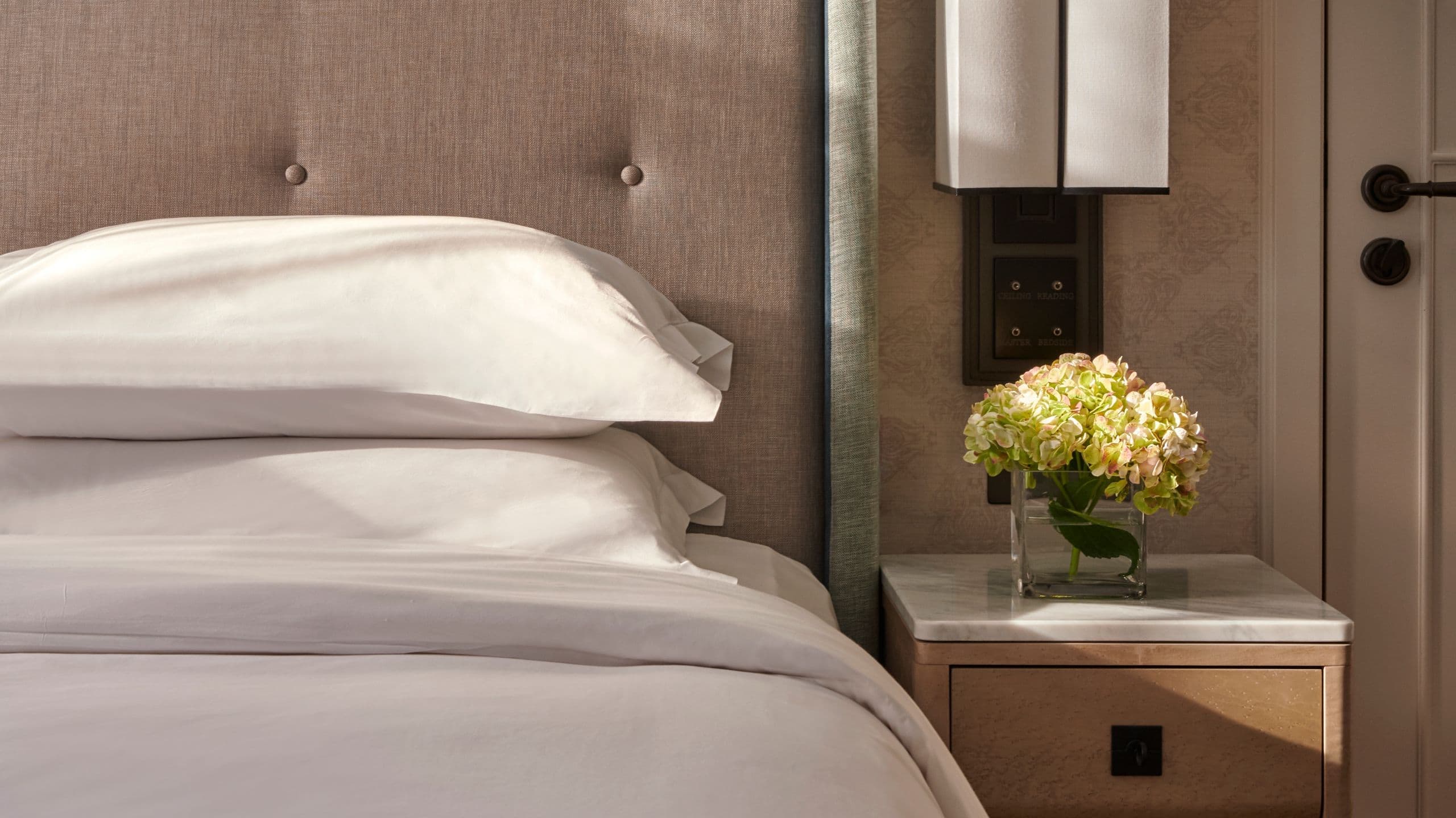 1 King Bed - Image 5