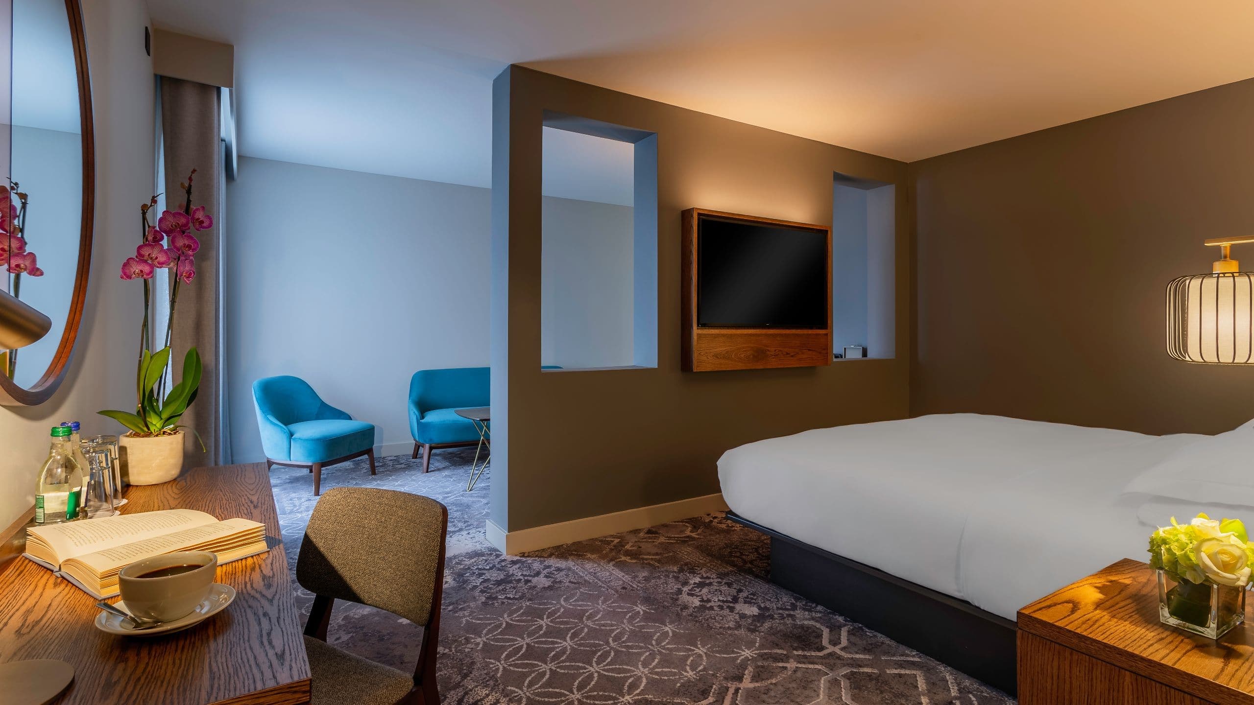 1 King Suite - Image 1