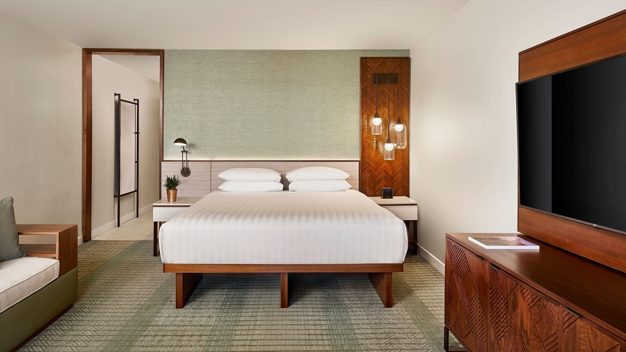 1 King Bed - Image 1