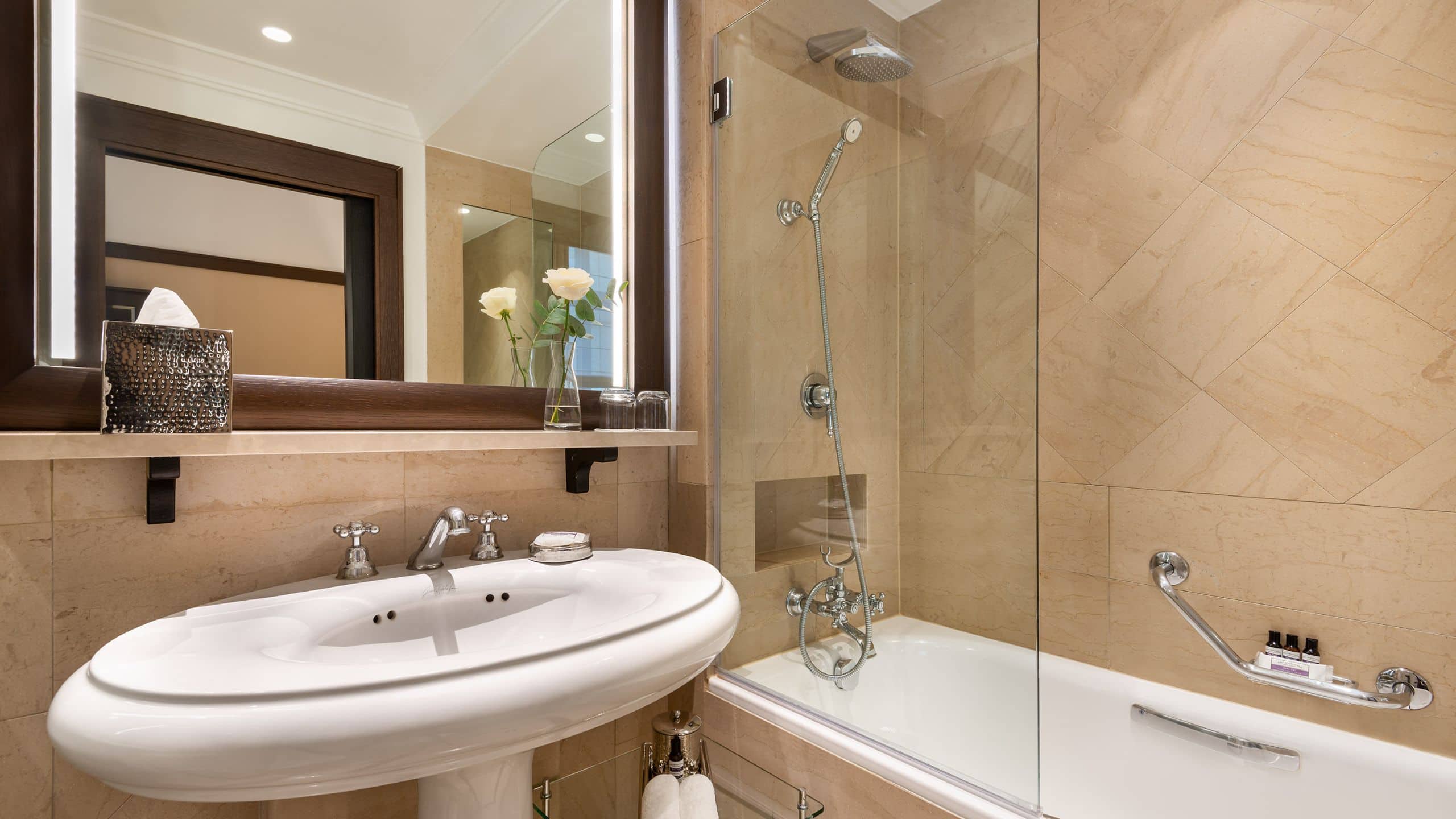 1 Queen Bed - Image 2