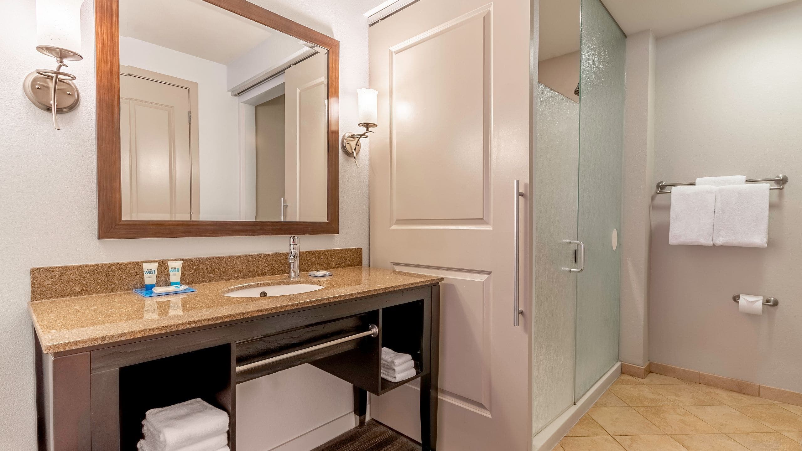 One Bedroom King Suite - Image 3