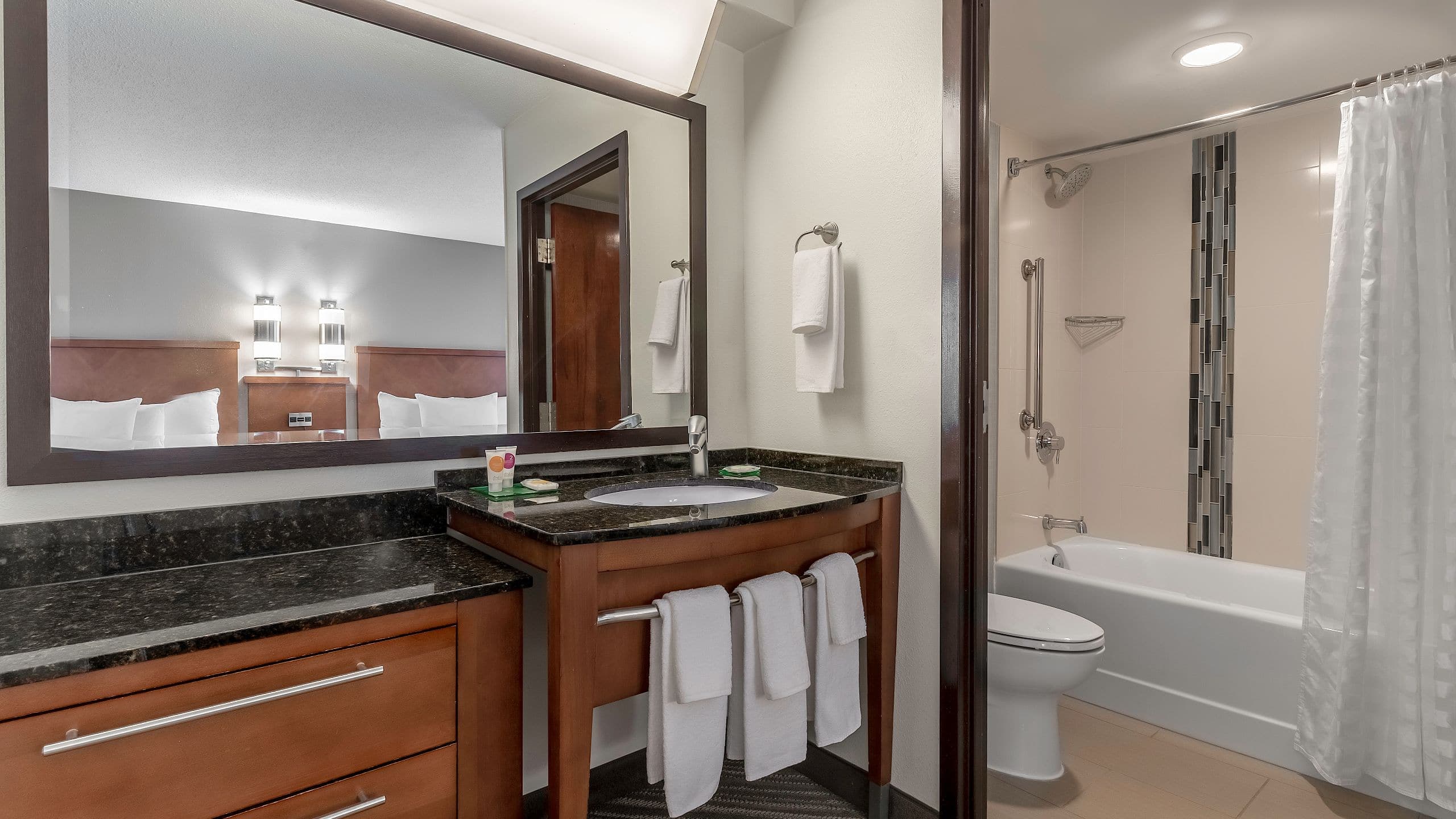Hyatt Place Richmond/Arboretum - Image 4