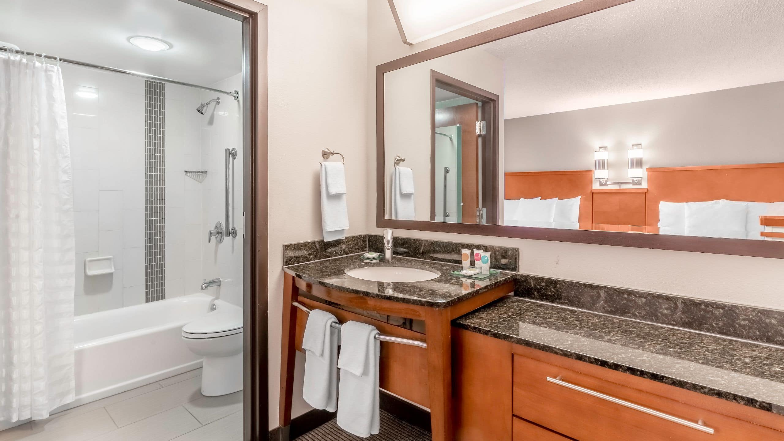 Hyatt Place Charlotte Airport / Billy Graham Parkway - Image 5