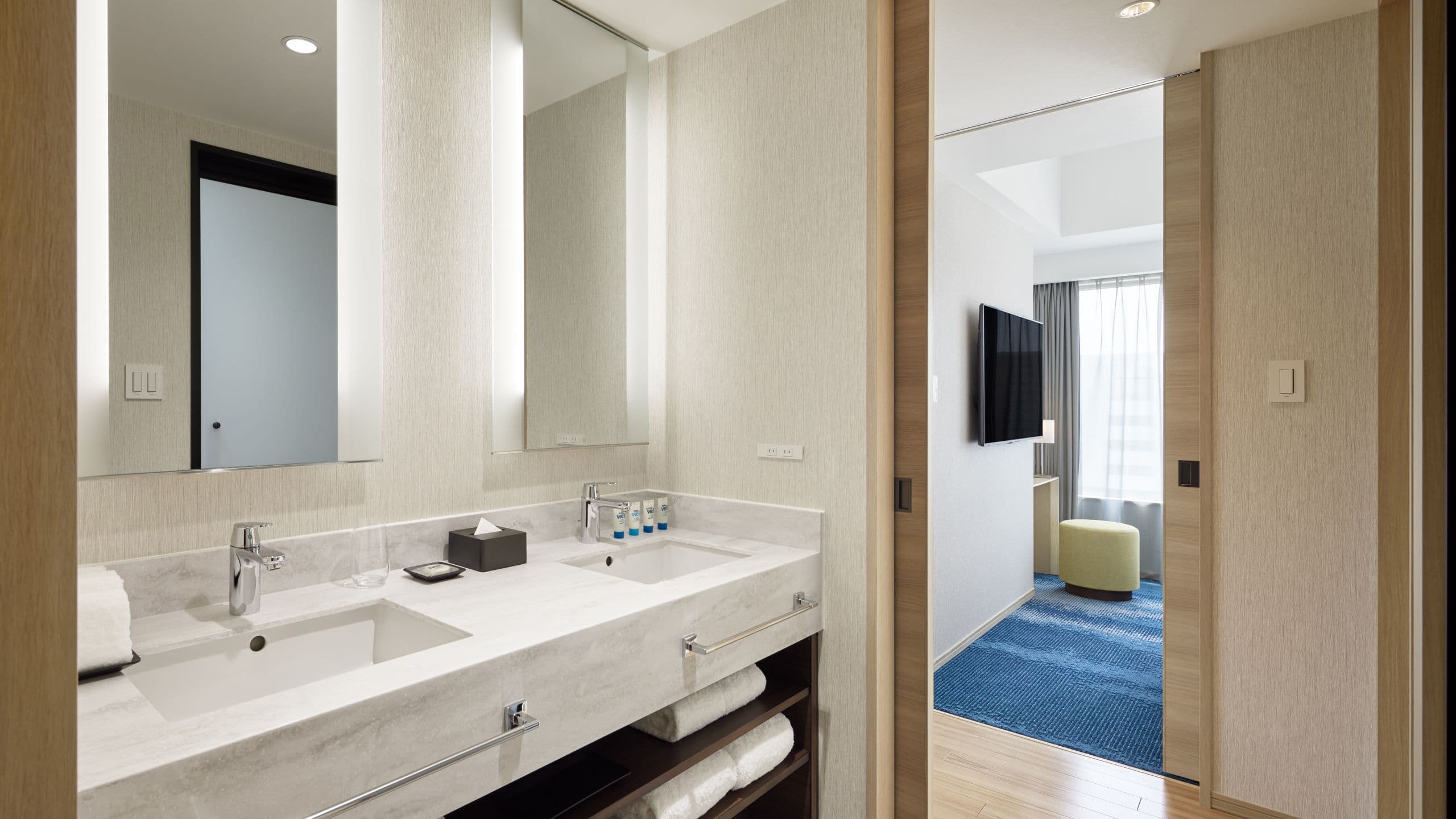 Kitchen Suite, 2 Twin beds, Sofa bed - Image 6