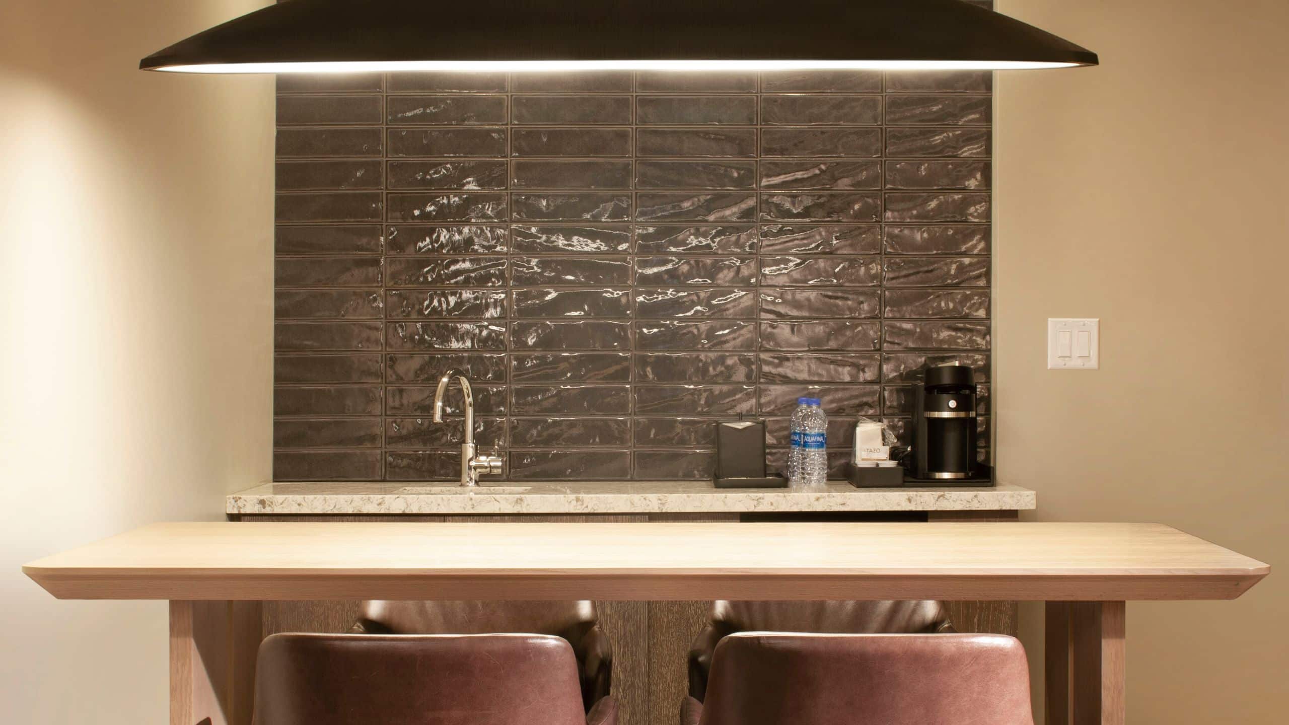 Accessible | Regency Suite with Tub - Image 2