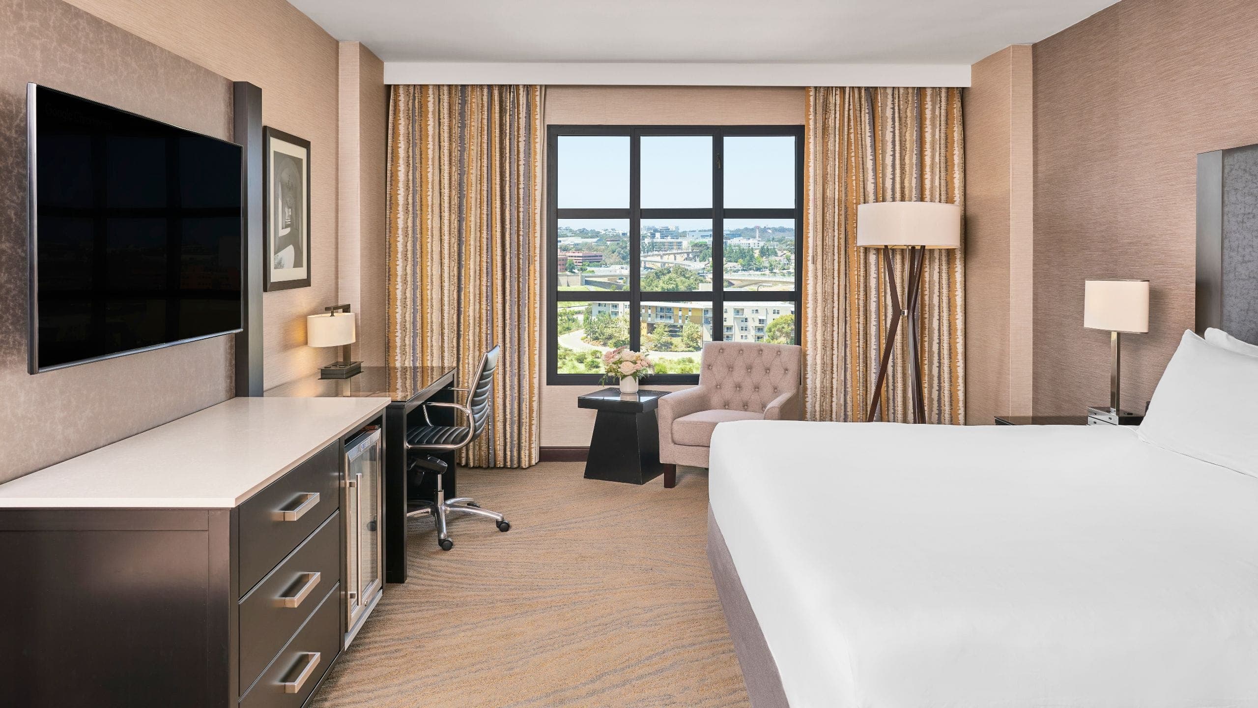 One King Bed - Image 2