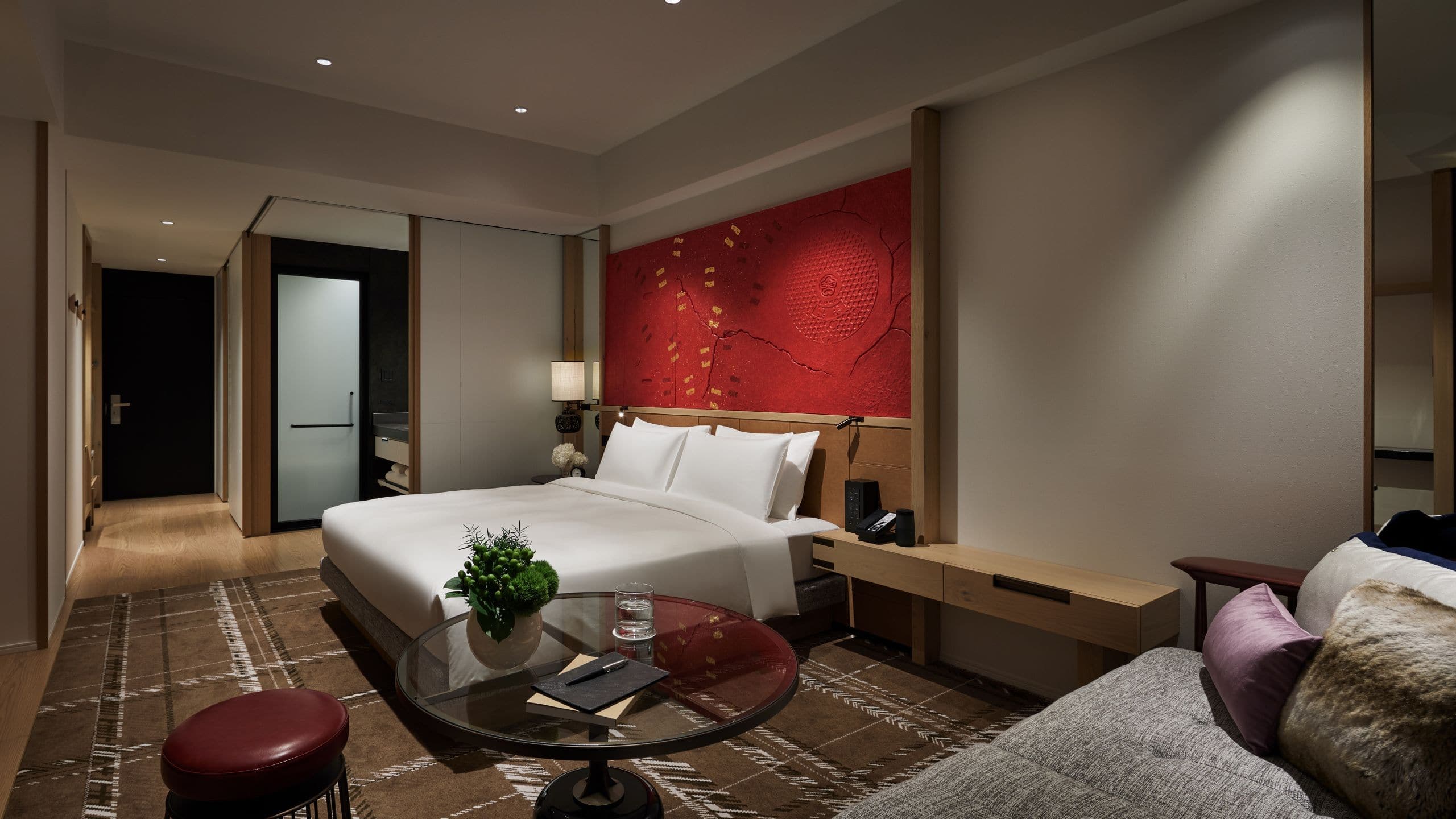 1 King Bed - Image 3