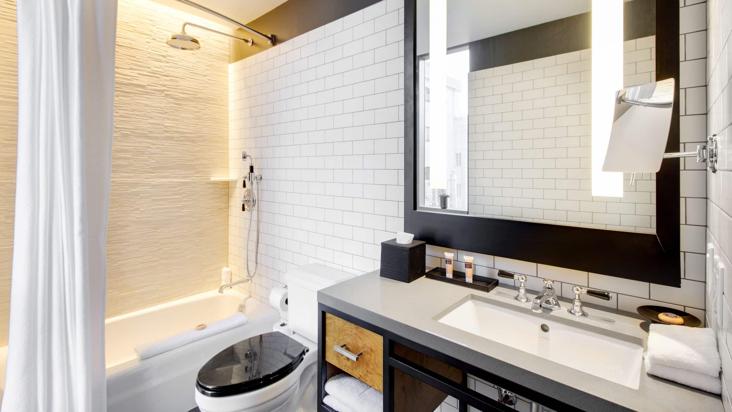 Kindred Suite Accessible Tub - Image 2