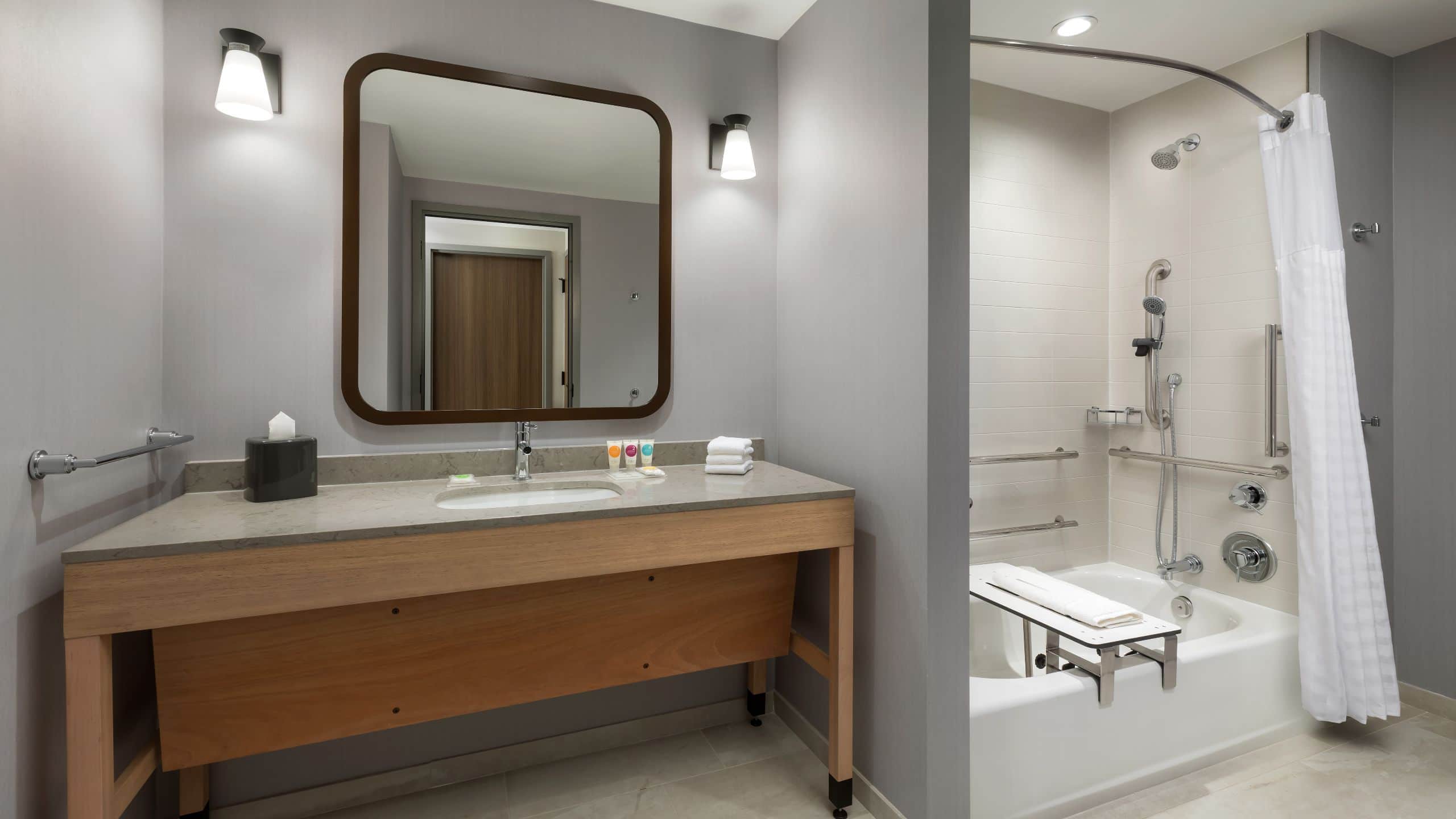Accessible | Two Queen Beds / Tub (plus sofa bed) - Image 1