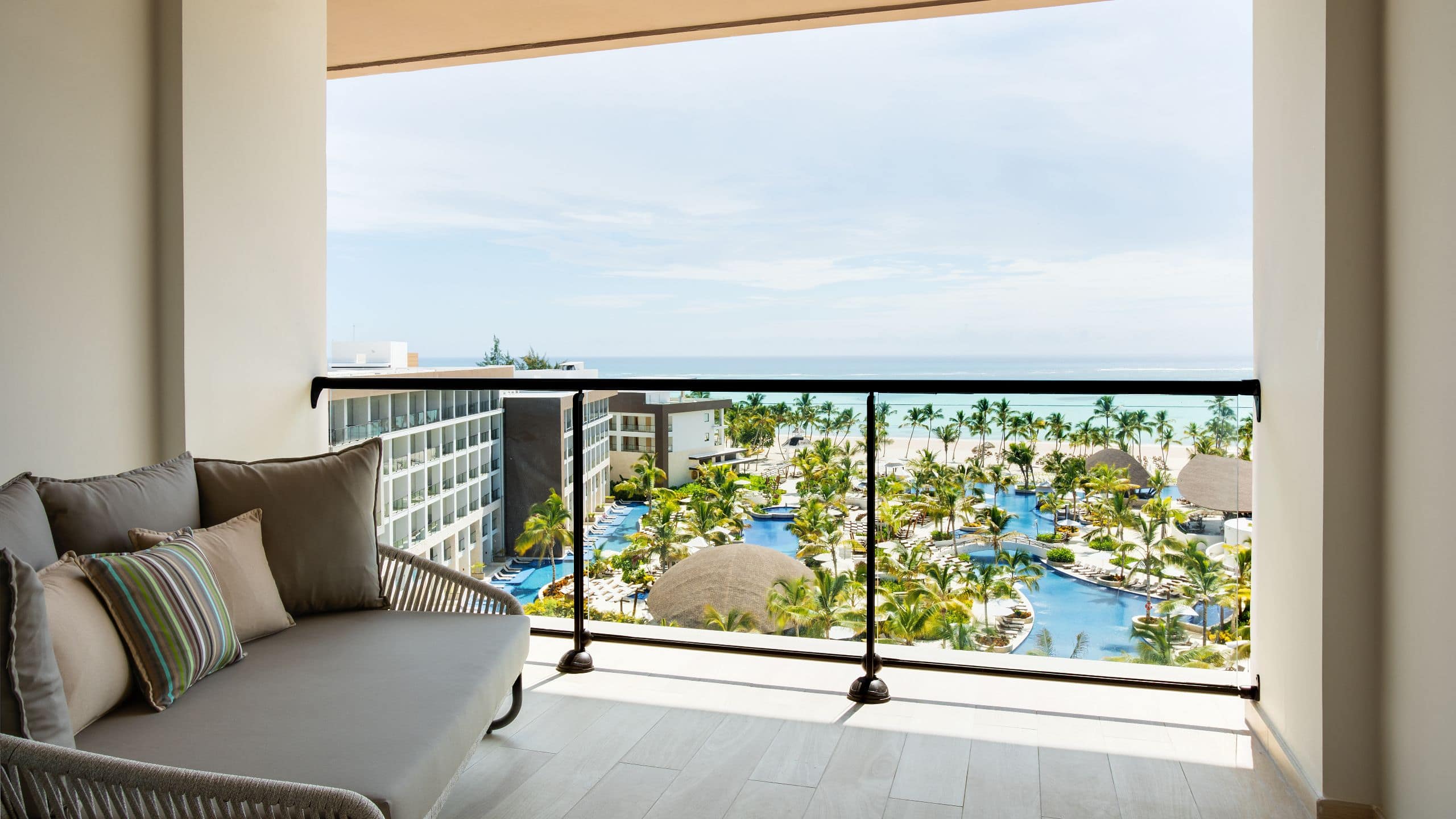 Ocean View Junior Suite King - Image 2