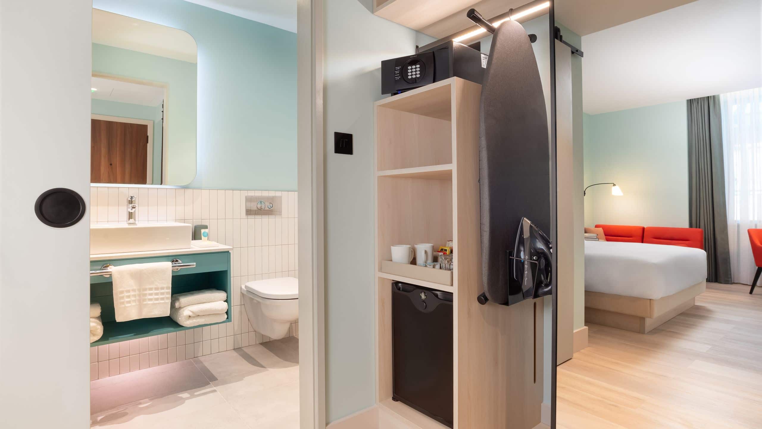 1 King Bed - Image 6