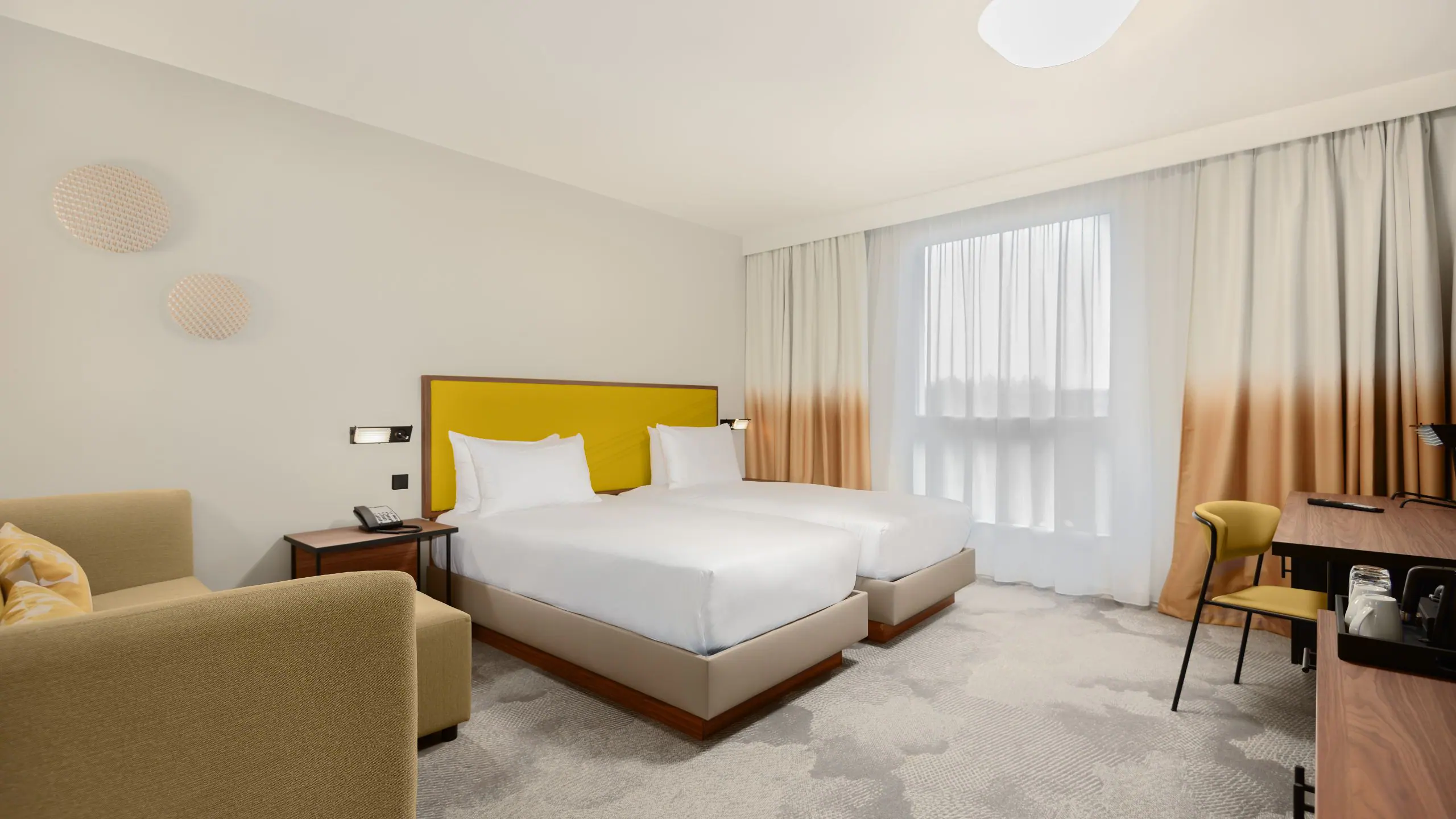 2 Twin Beds - Image 2