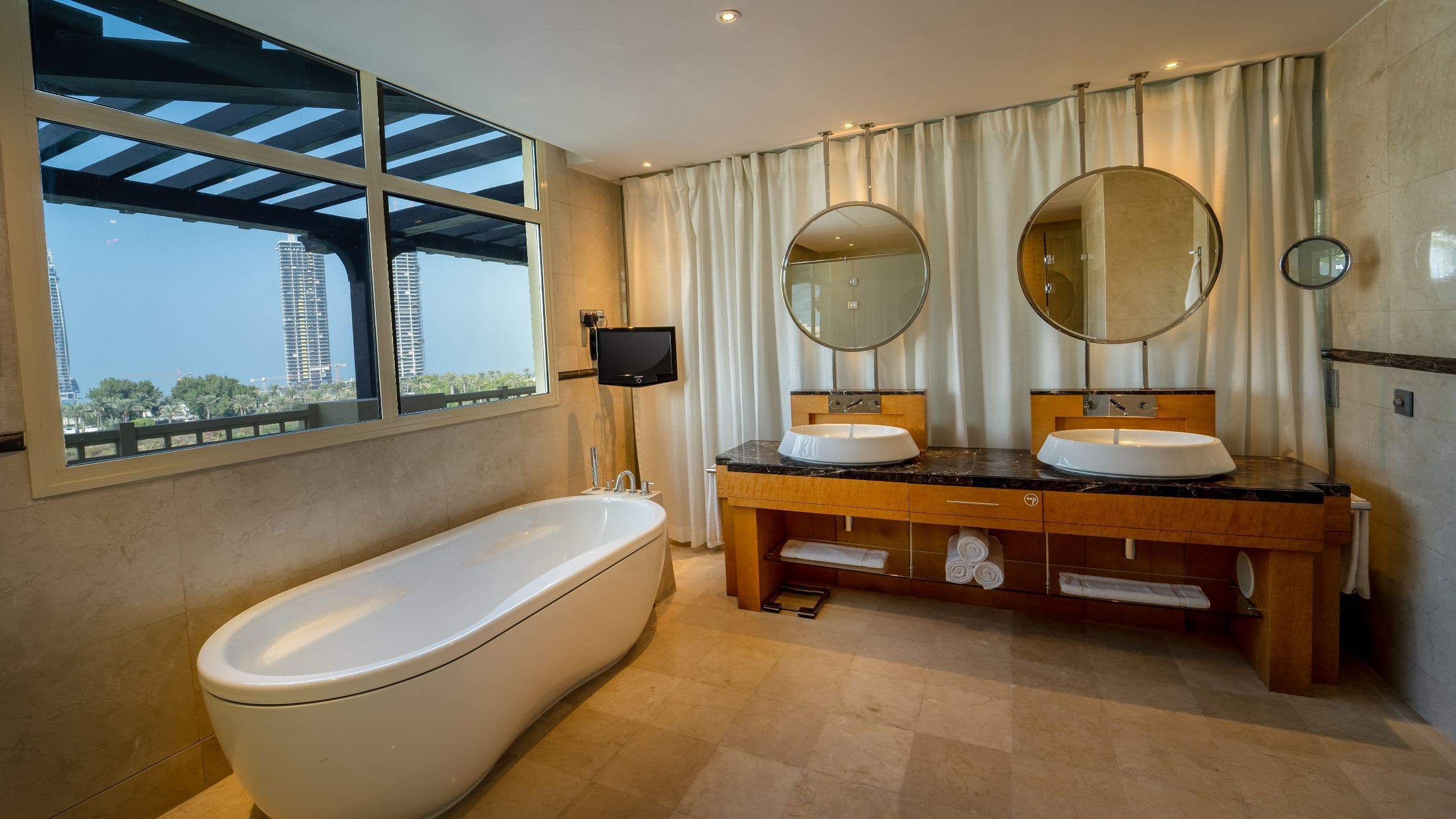 Grand Hyatt Doha Hotel & Villas - Image 5