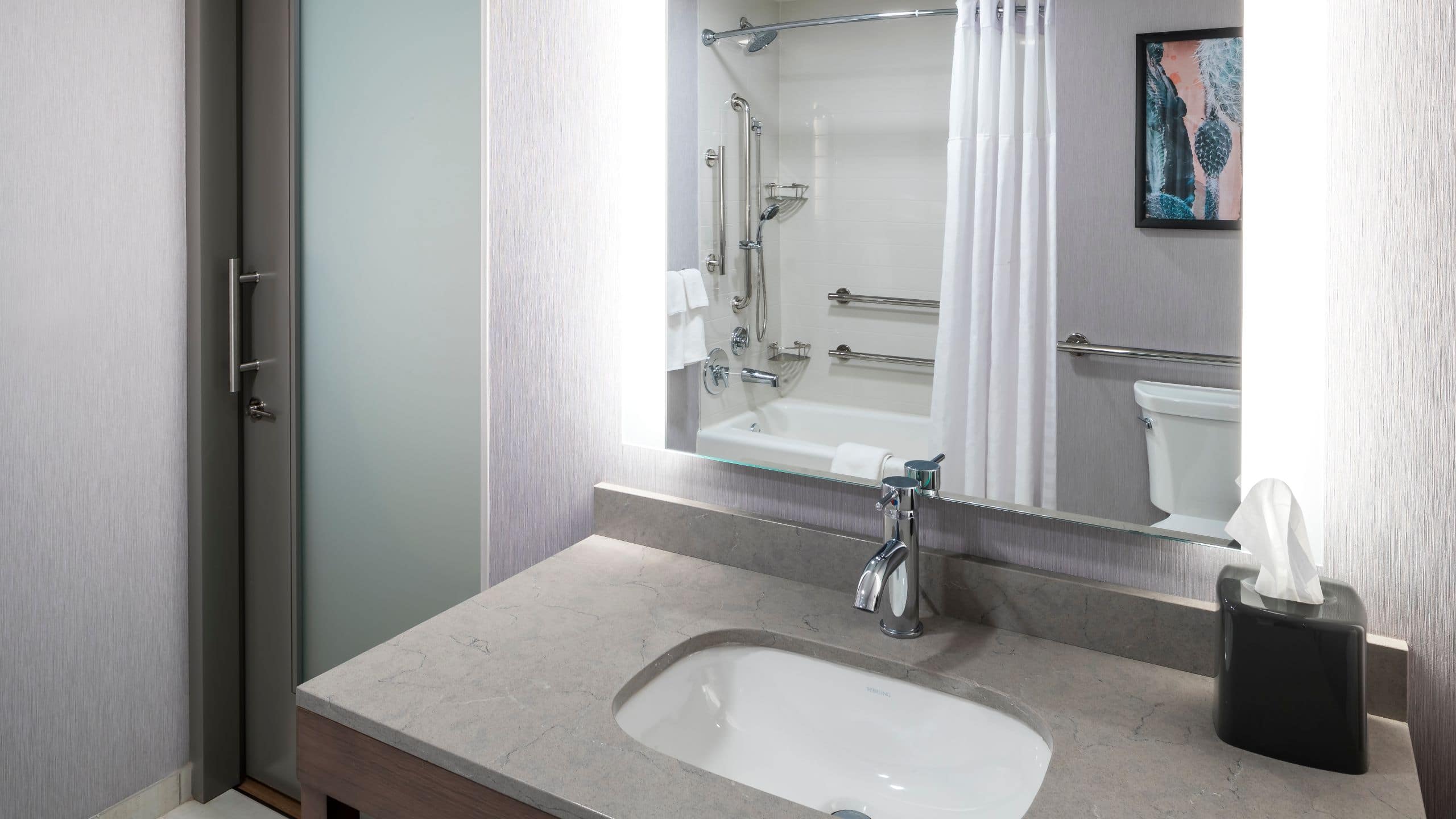 Accessible | Two Queen Beds/Tub - Image 4