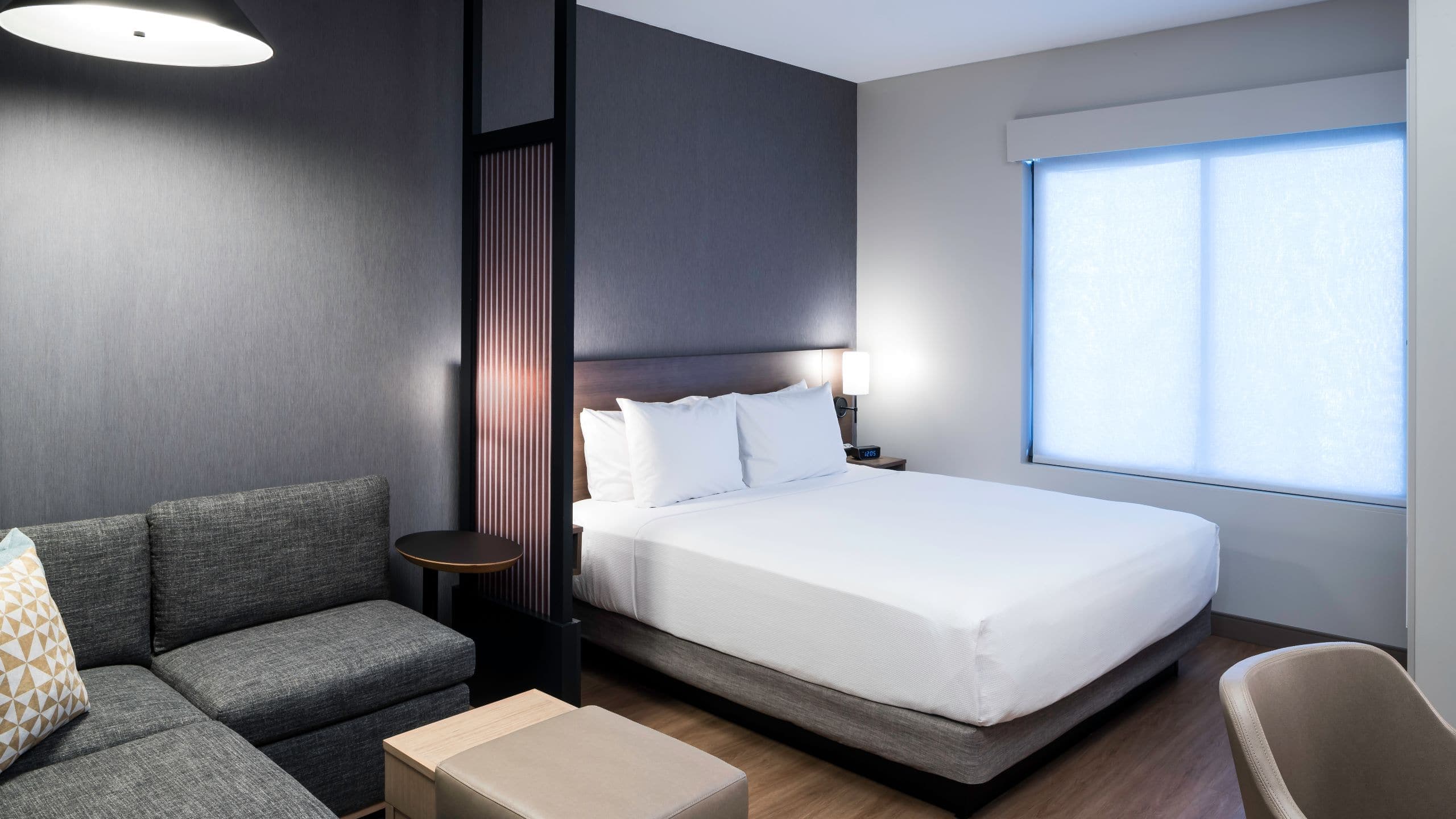 King Bed (plus sofa bed) - Image 2