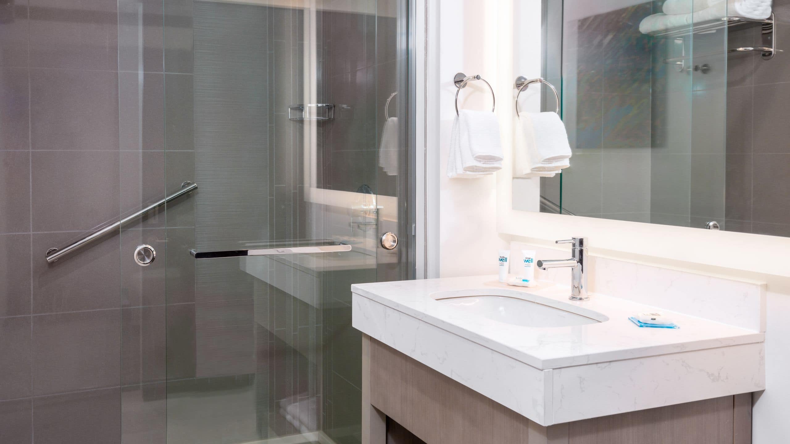 One Bedroom Kitchen Suite | King Bed (Plus Sofa Bed) - Image 5