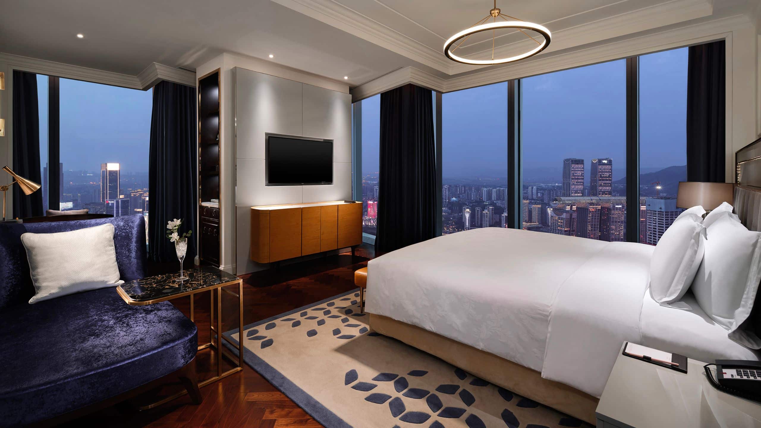 The Lixury Hotel - Image 5