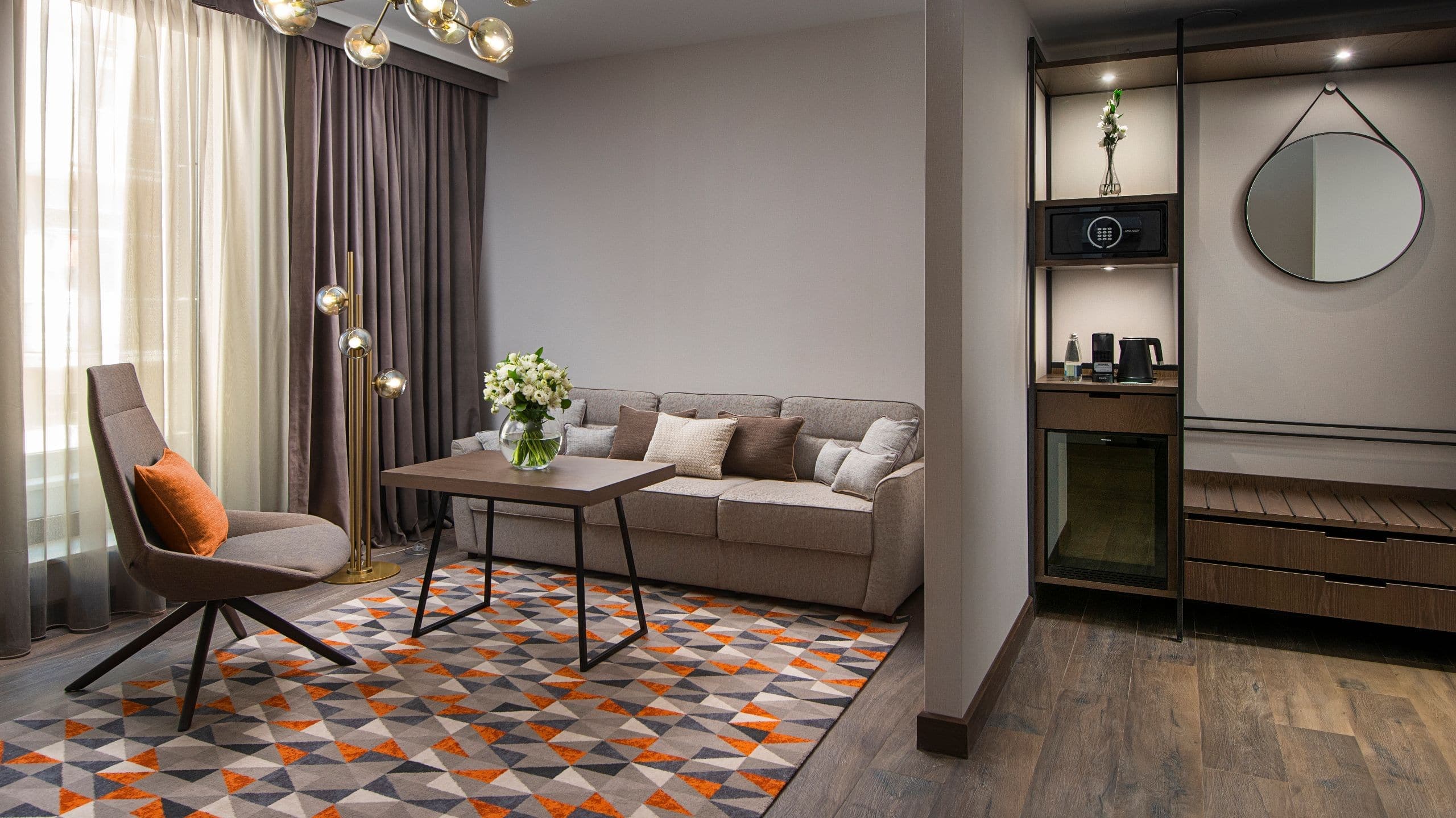 Regency Suite - Image 1