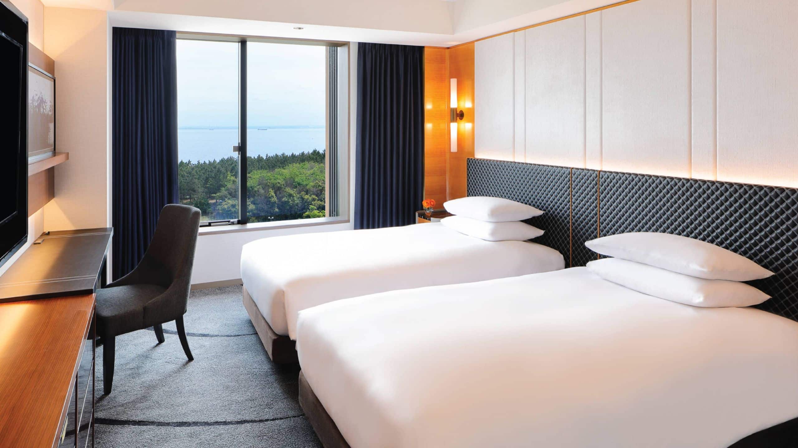 Regency Suite, 2 Twin Beds - Image 1