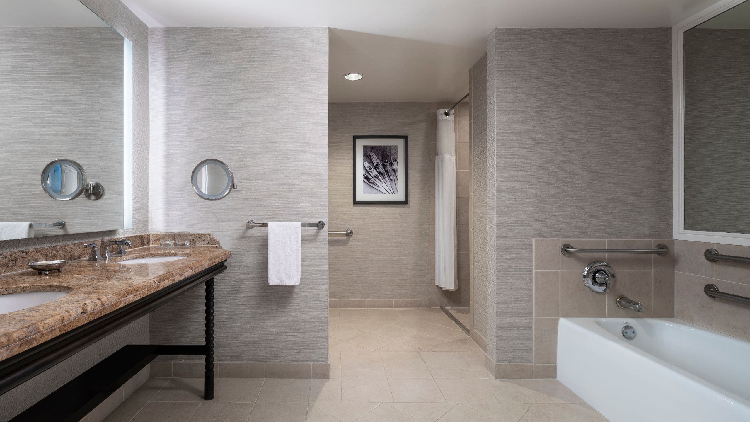 Hyatt Regency Huntington Beach Resort and Spa - Image 3