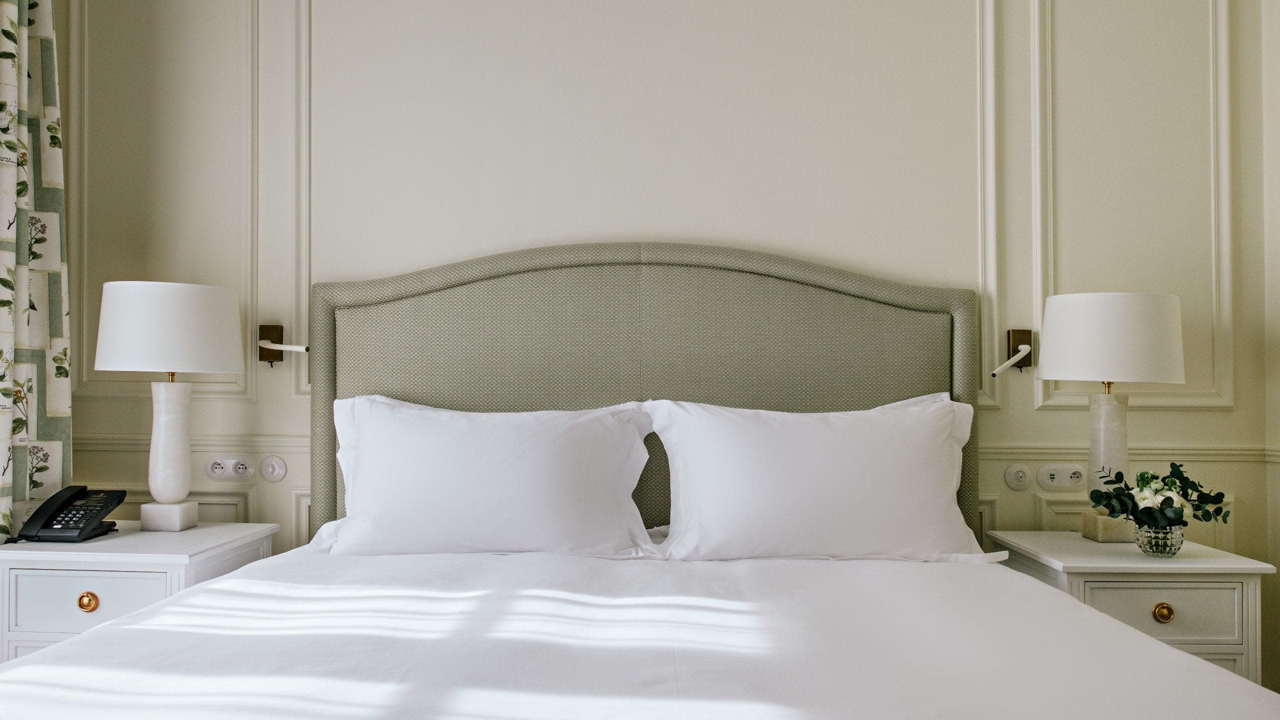 1 King Bed - Image 3