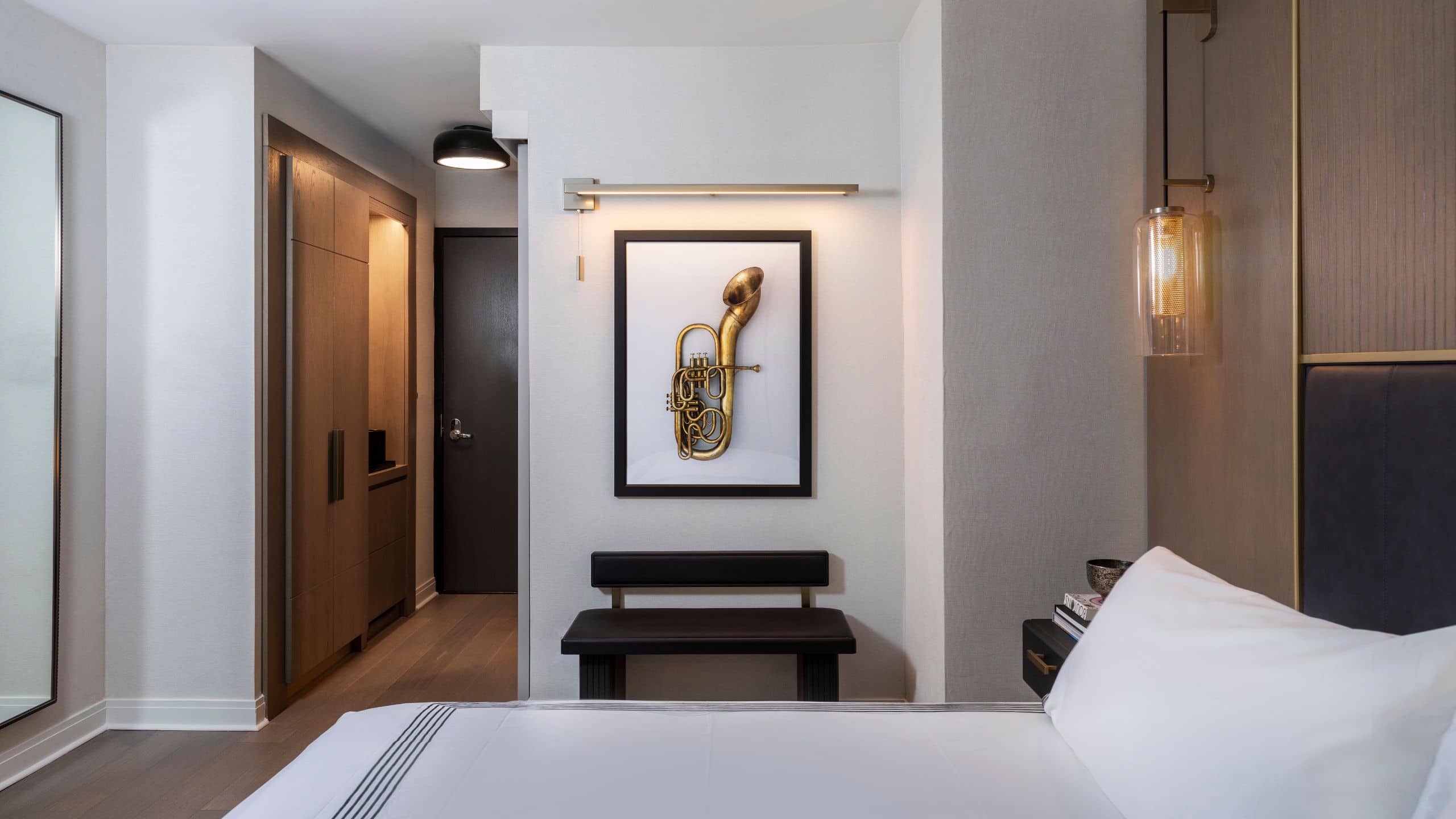 1 King Bed - Image 3