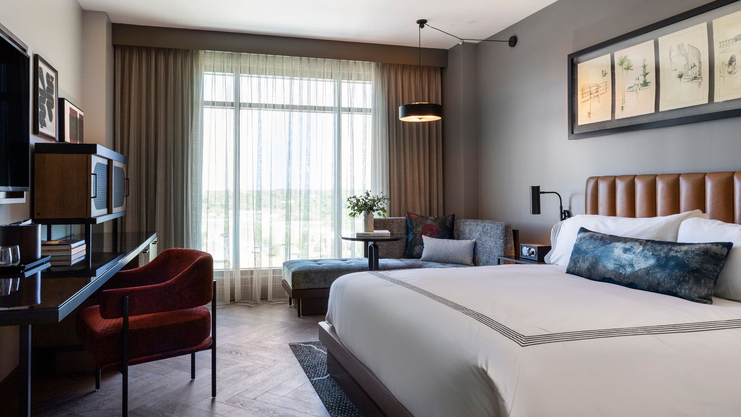 1 King Bed - Image 1