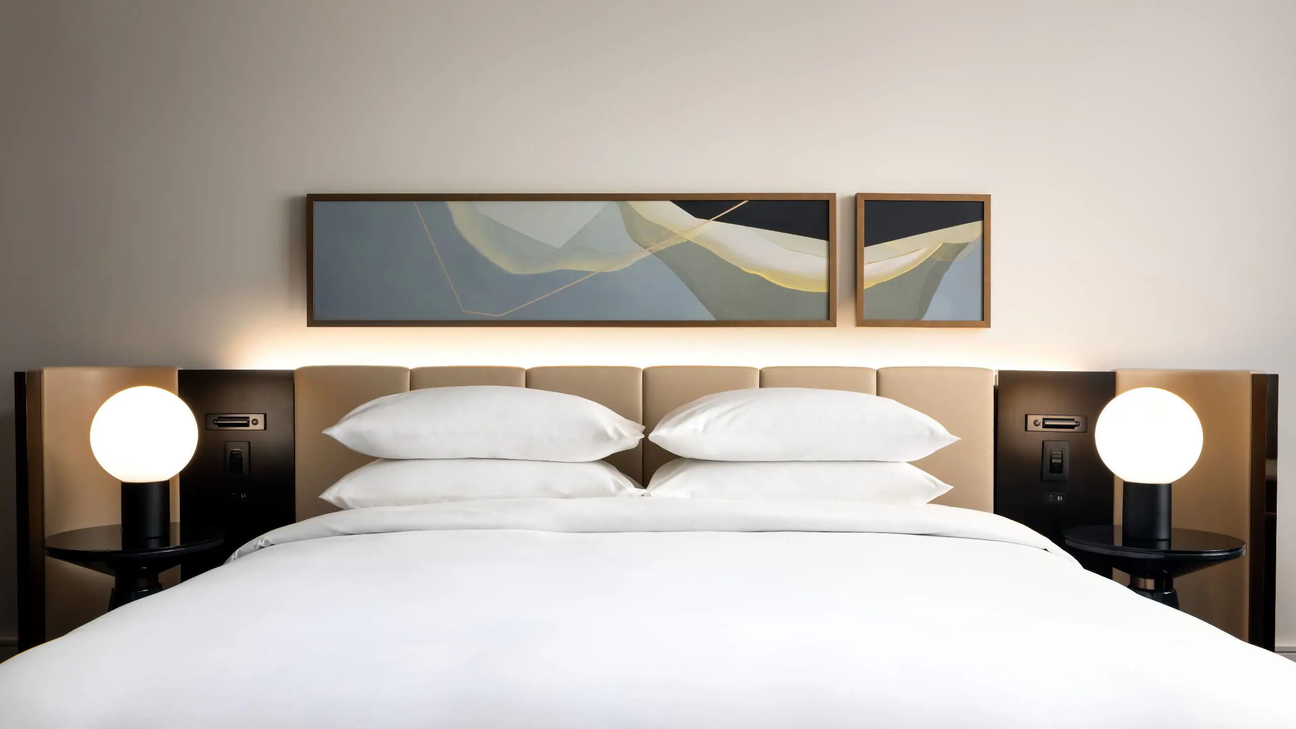 1 Bedroom Corner Suite - Image 3