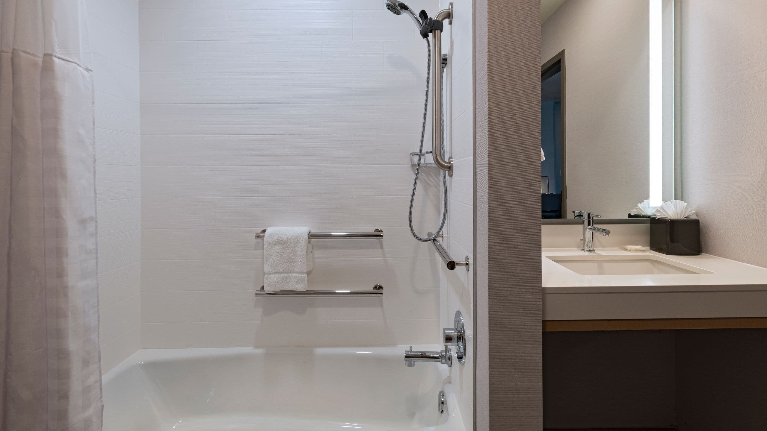 Accessible | King Bed / Tub (Plus Sofa Bed) - Image 3