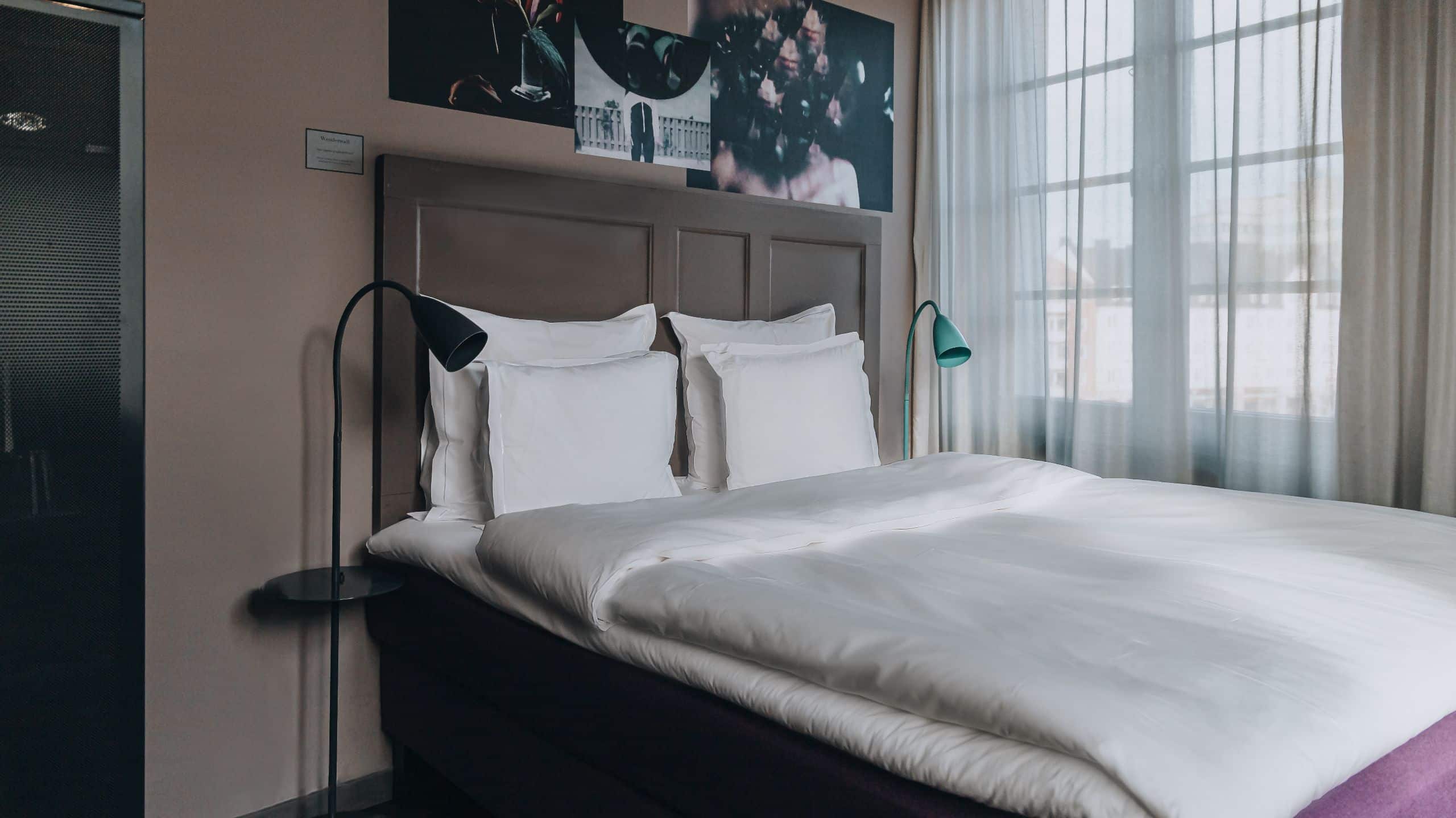 1 Queen Bed Room - Image 3