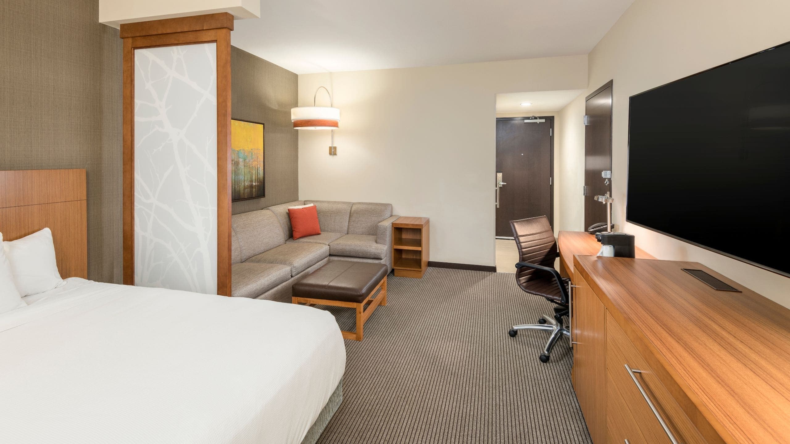 King Bed (Plus Sofa Bed) - Image 6