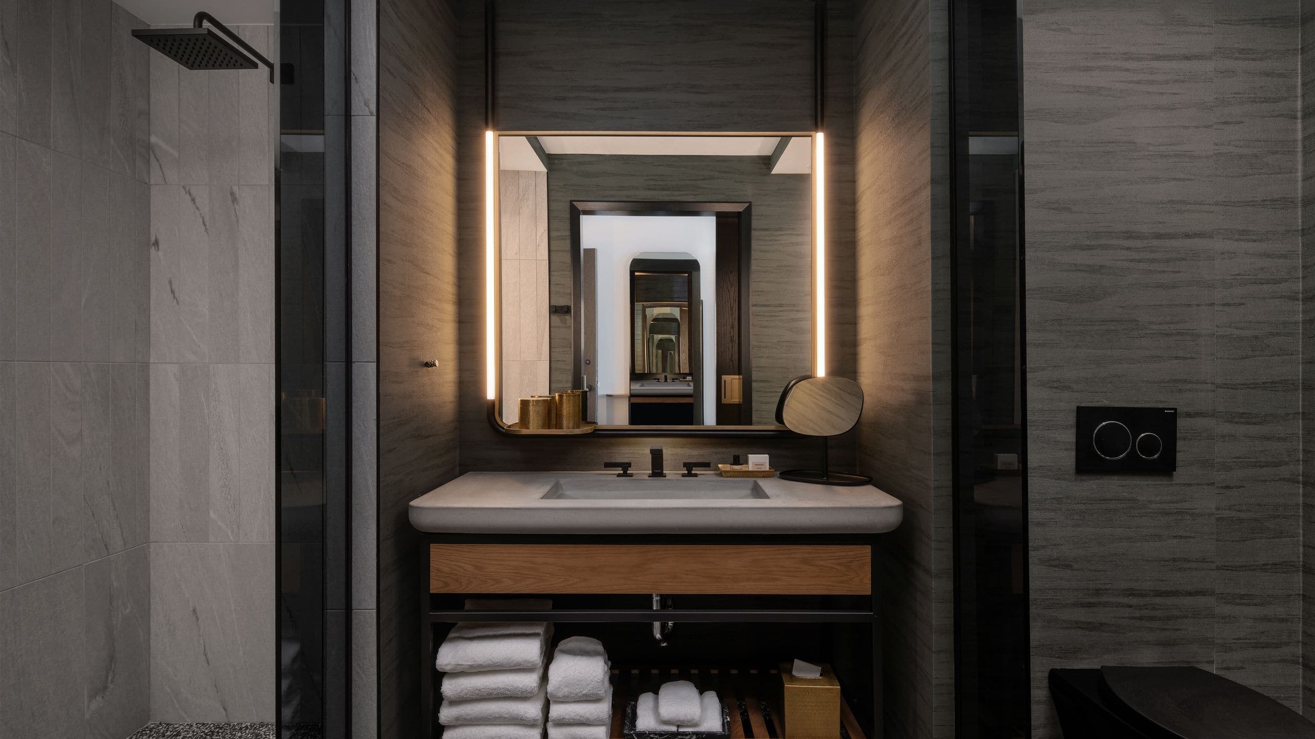 1 King Bed - Image 2