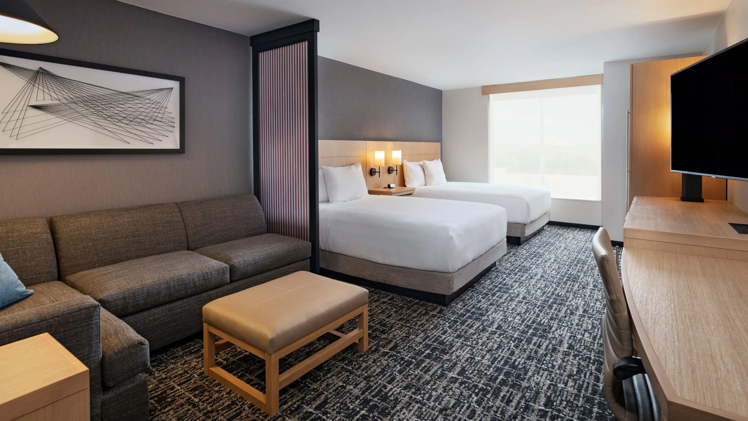 Two Queen Beds (plus sofa bed) - Image 3