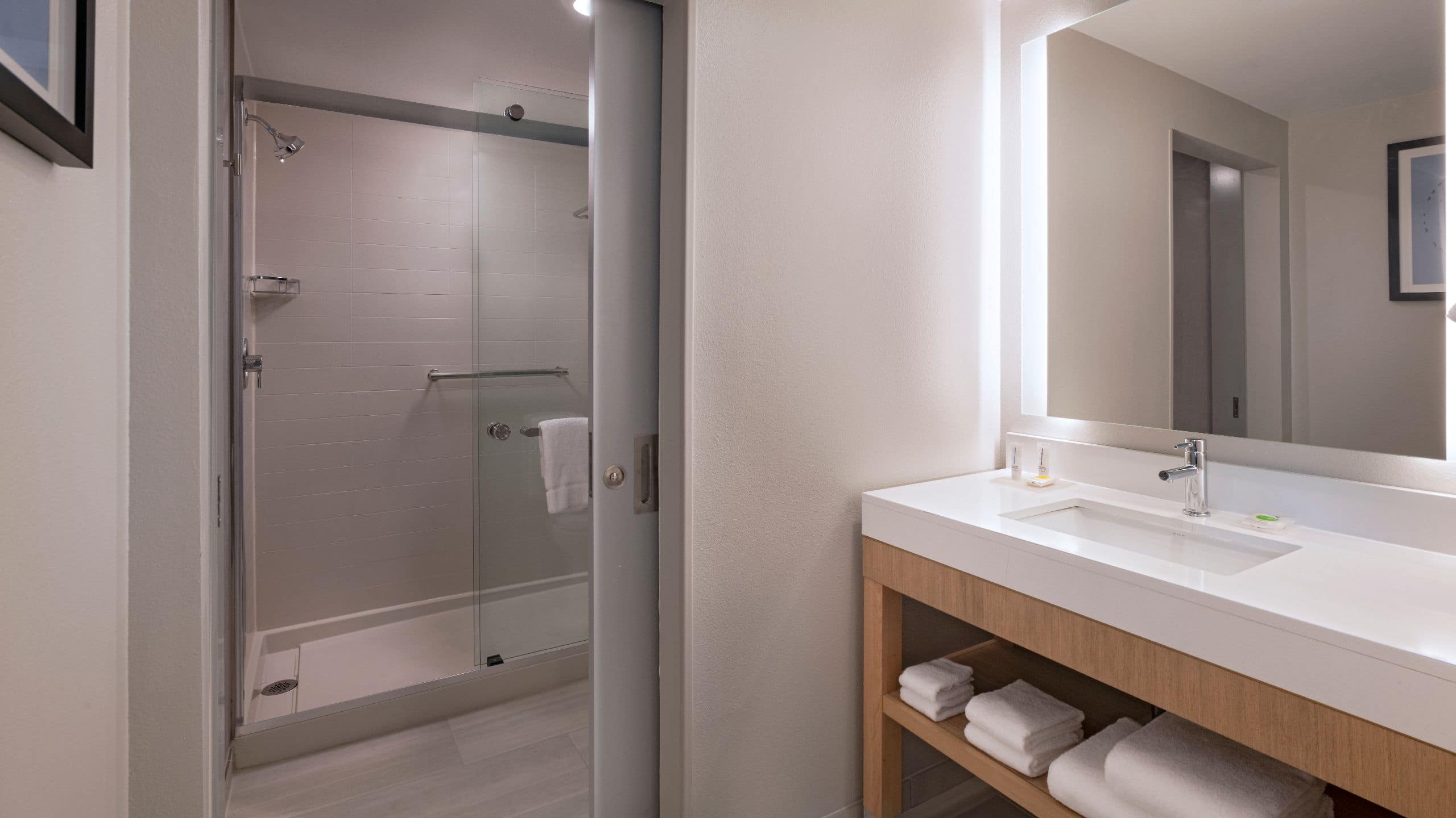 King Bed (plus sofa bed) - Image 3