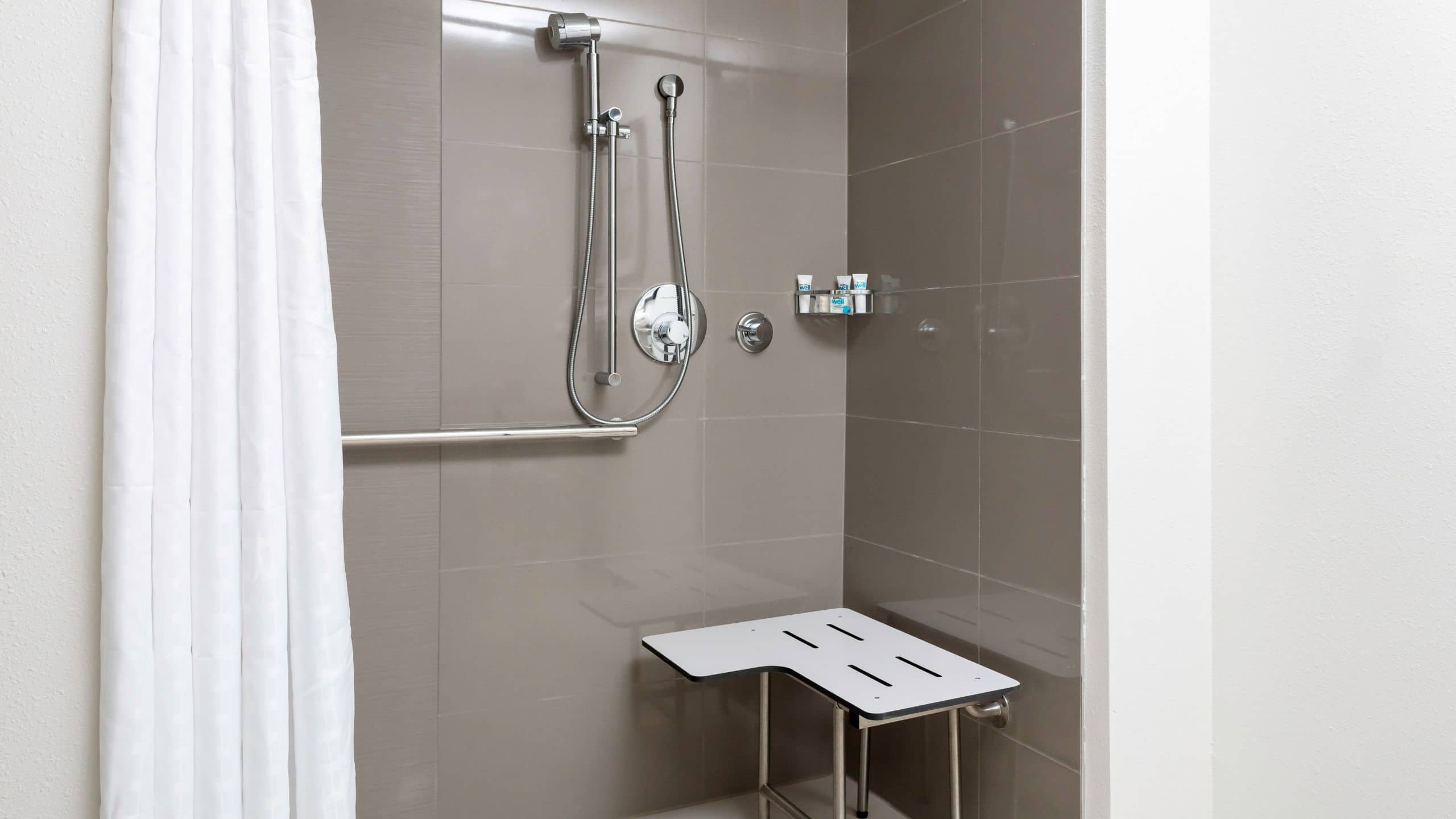 Accessible | King Bed / Roll-in Shower - Image 2