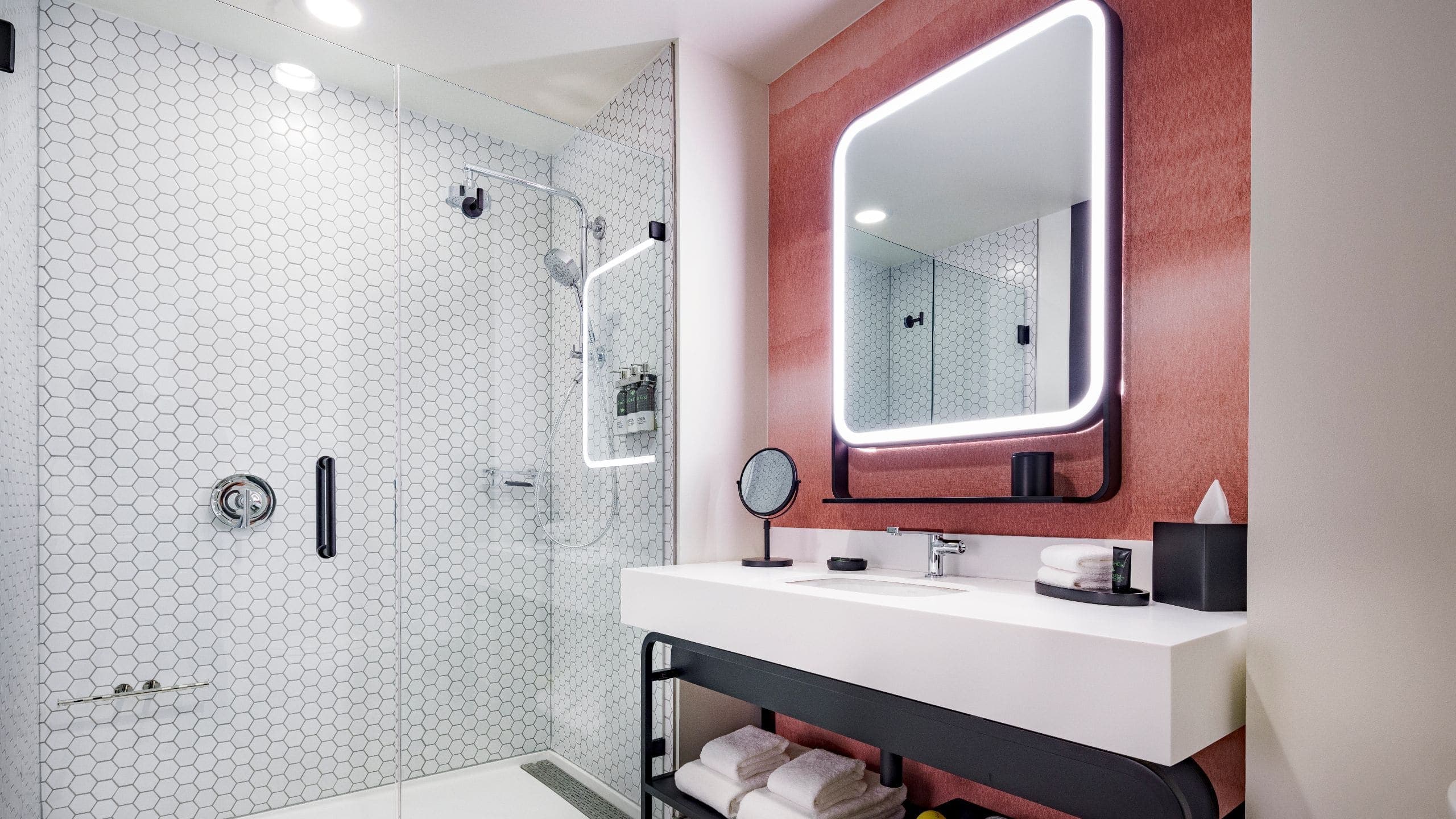 1 King Bed City View High Floor - Image 4