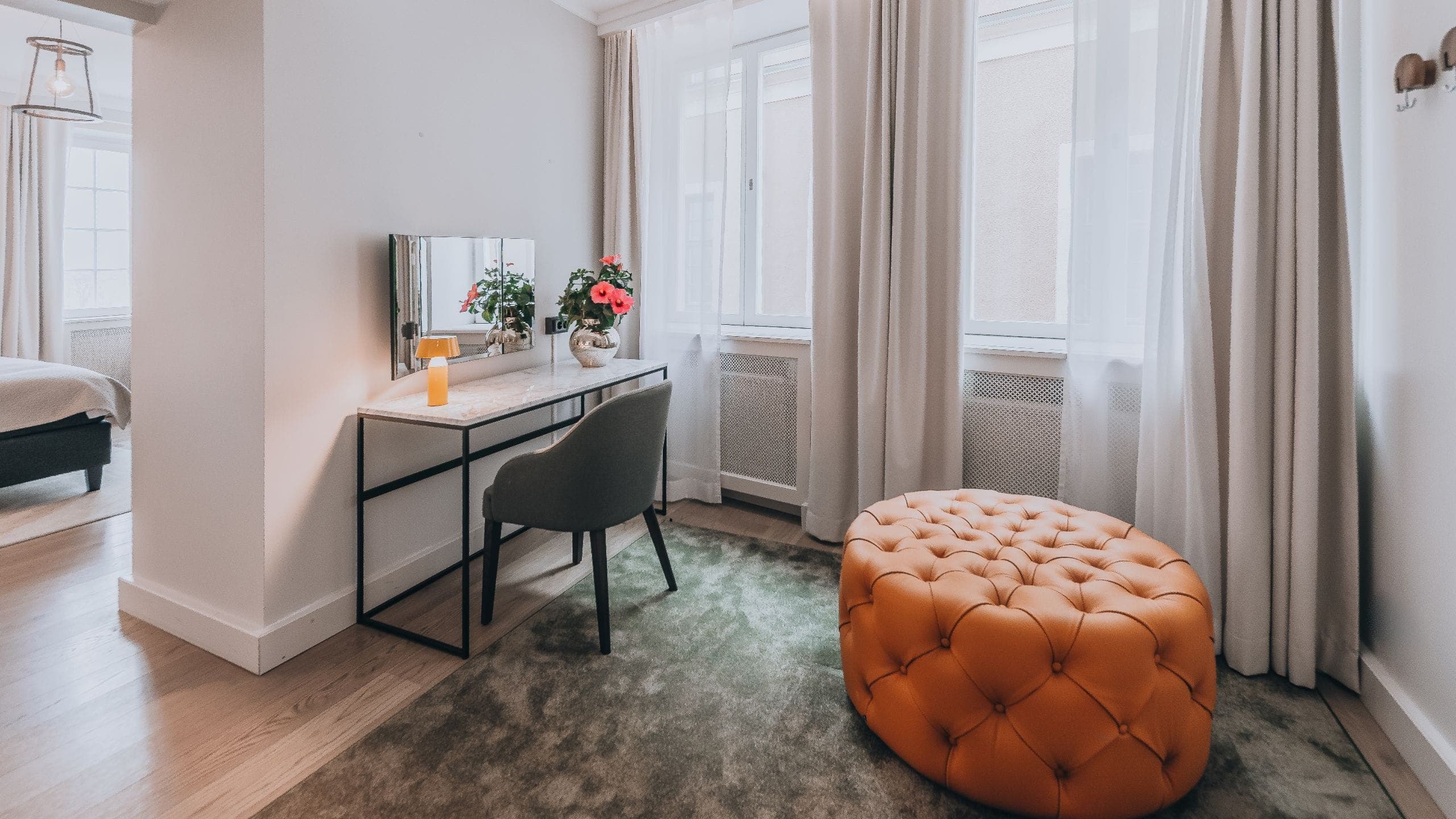 Corner Suite with Sea View - Image 2