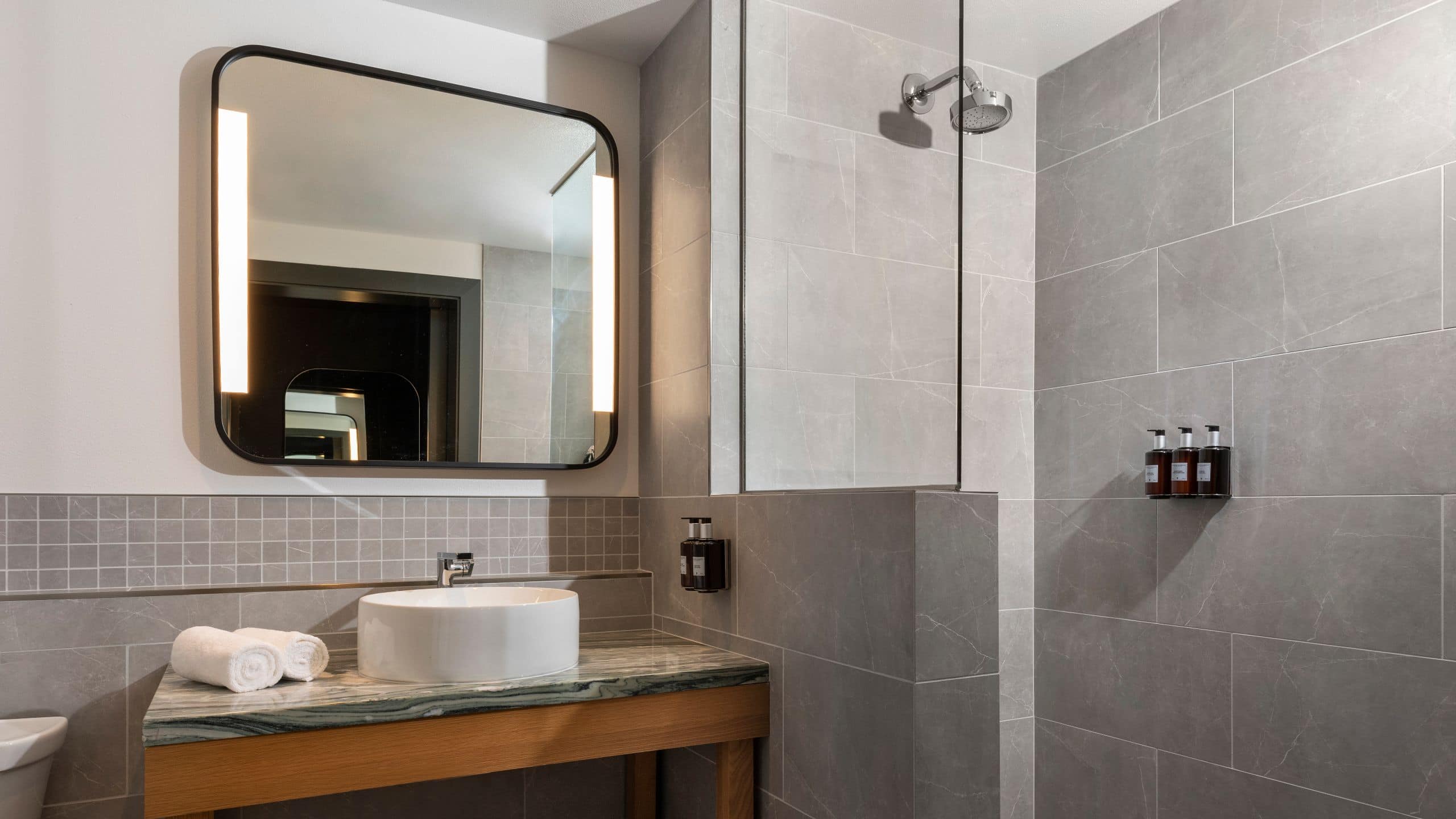 Kissel Uptown Oakland - Image 4