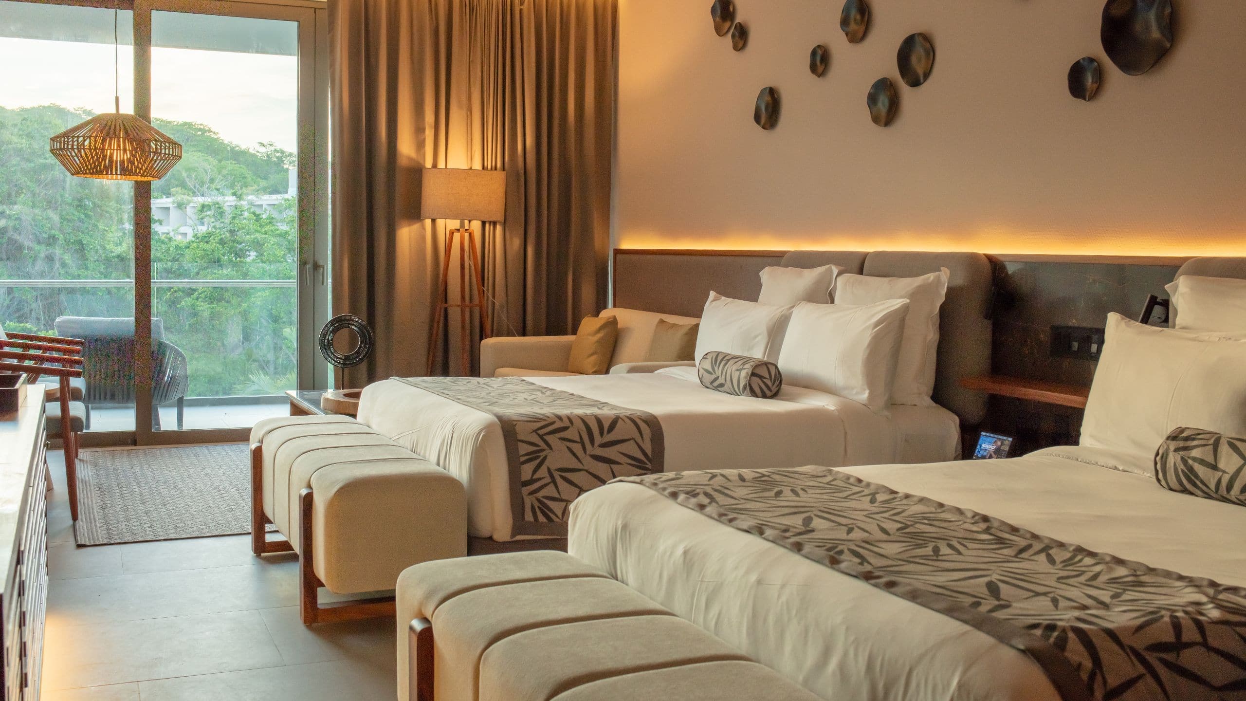 Junior Suite Tropical View 2 Double Queen - Image 1