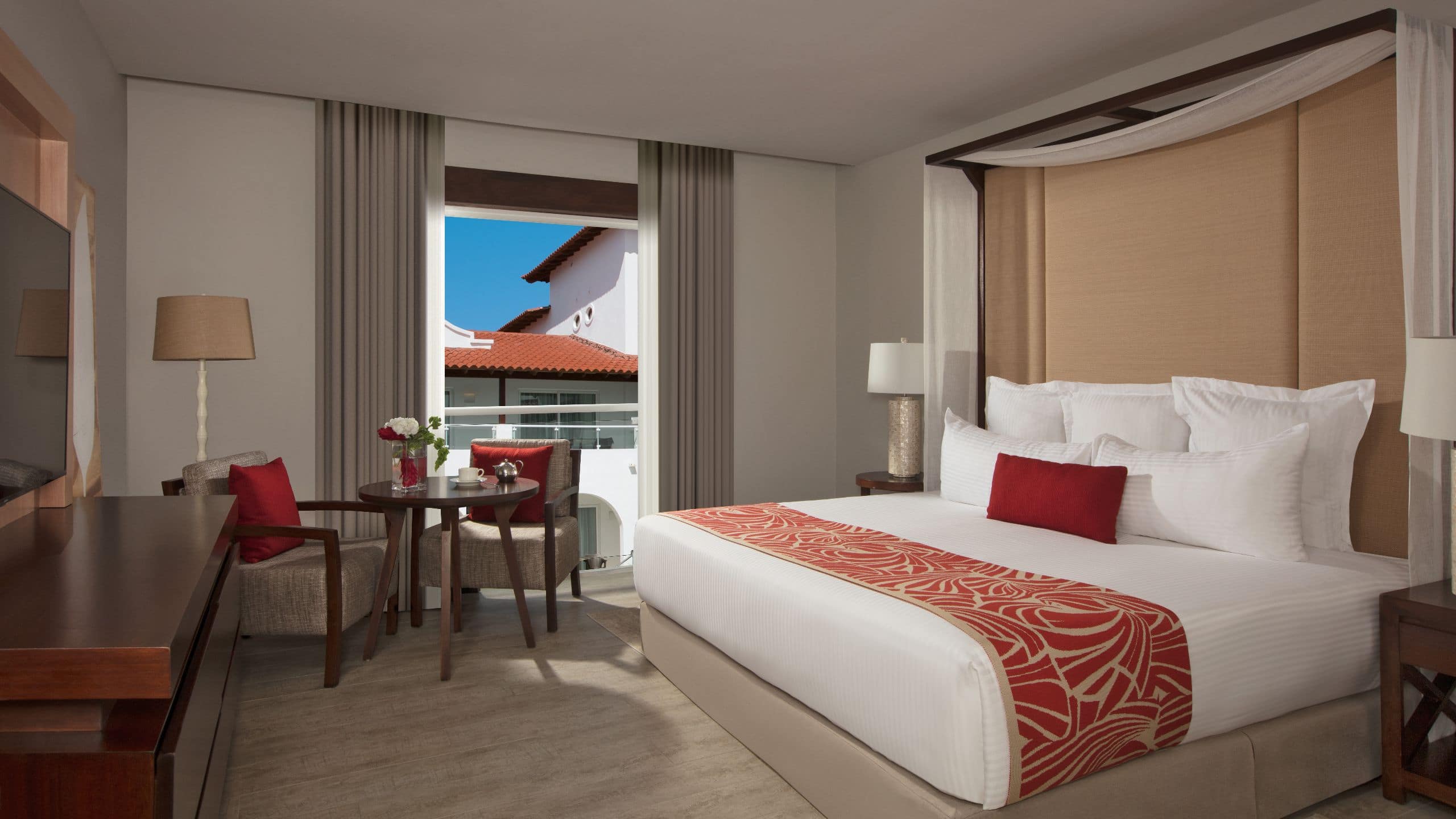 Preferred Club Suite Tropical View King Bed - Image 1
