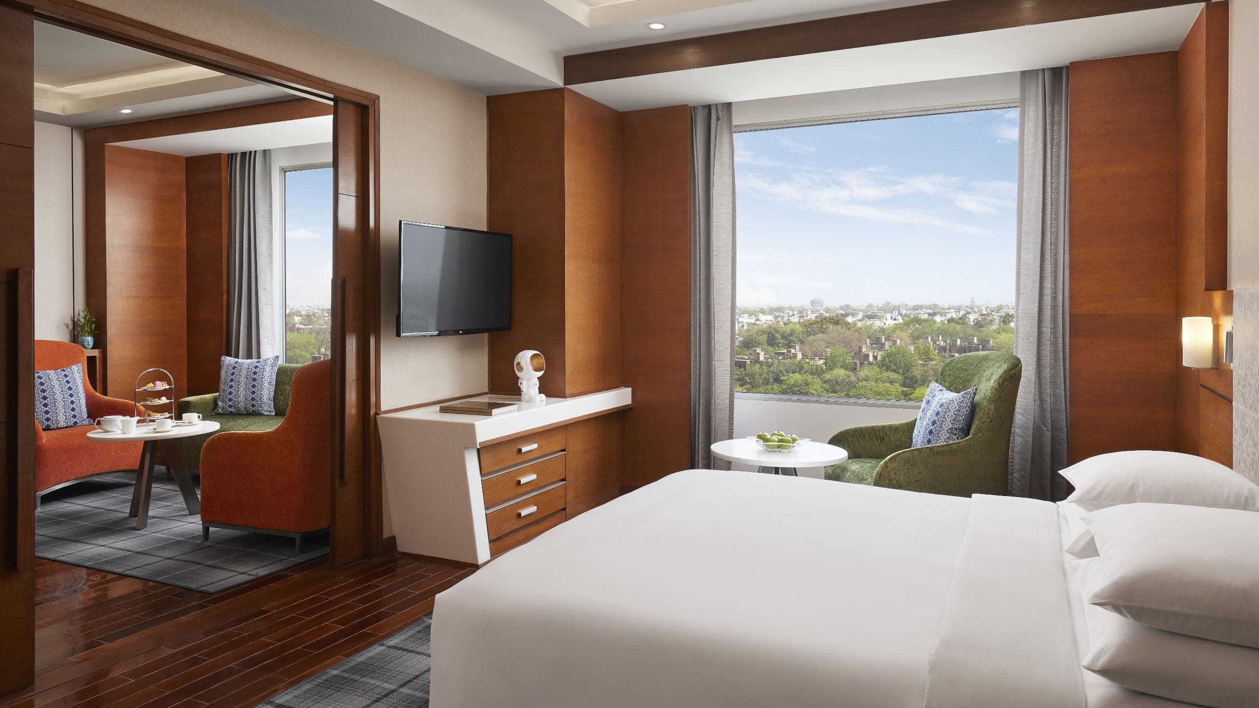 Deluxe Suite - Image 1