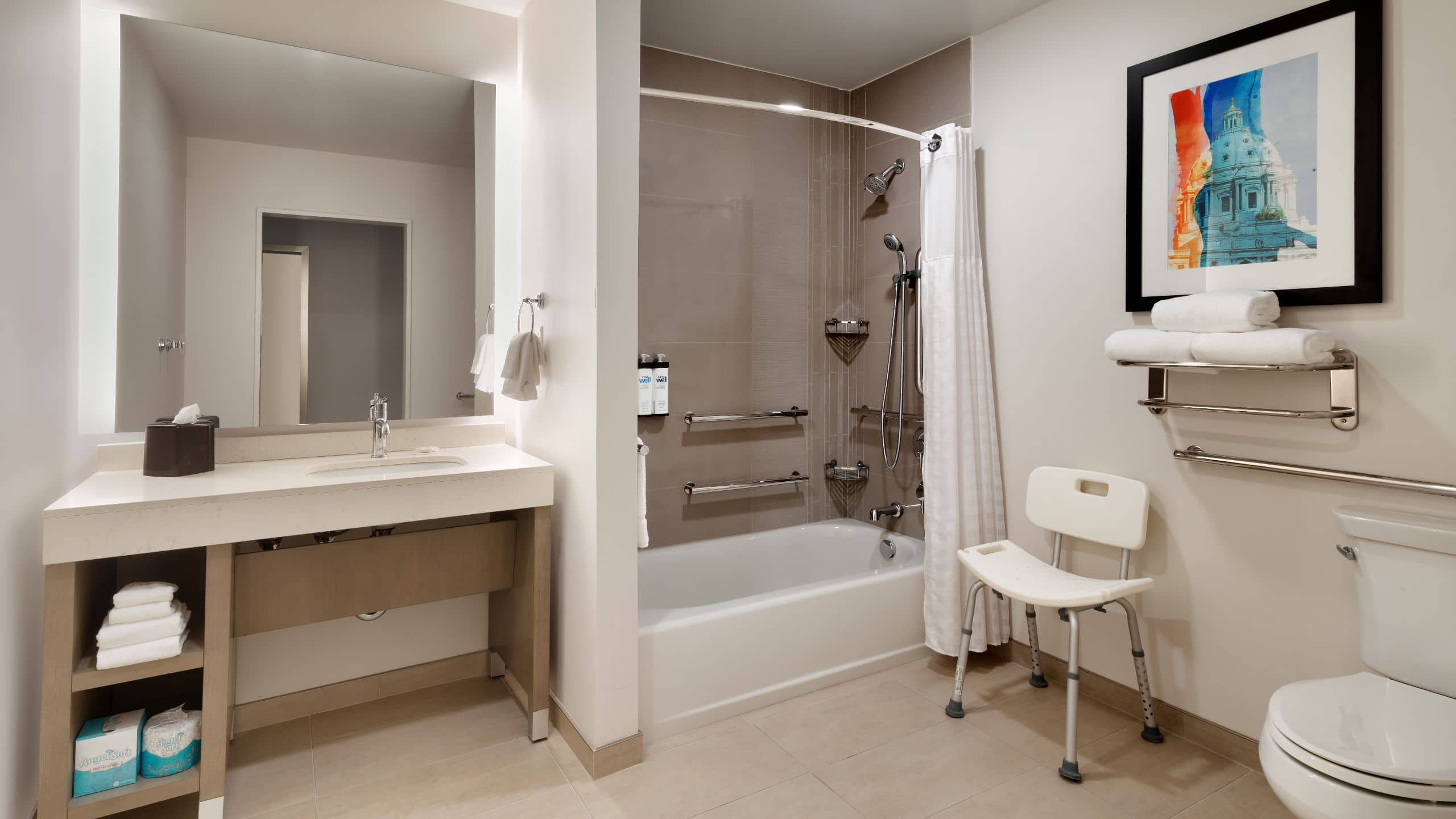 Accessible One Bedroom Kitchen Suite/Tub | King Bed (Plus Sofa Bed) - Image 3